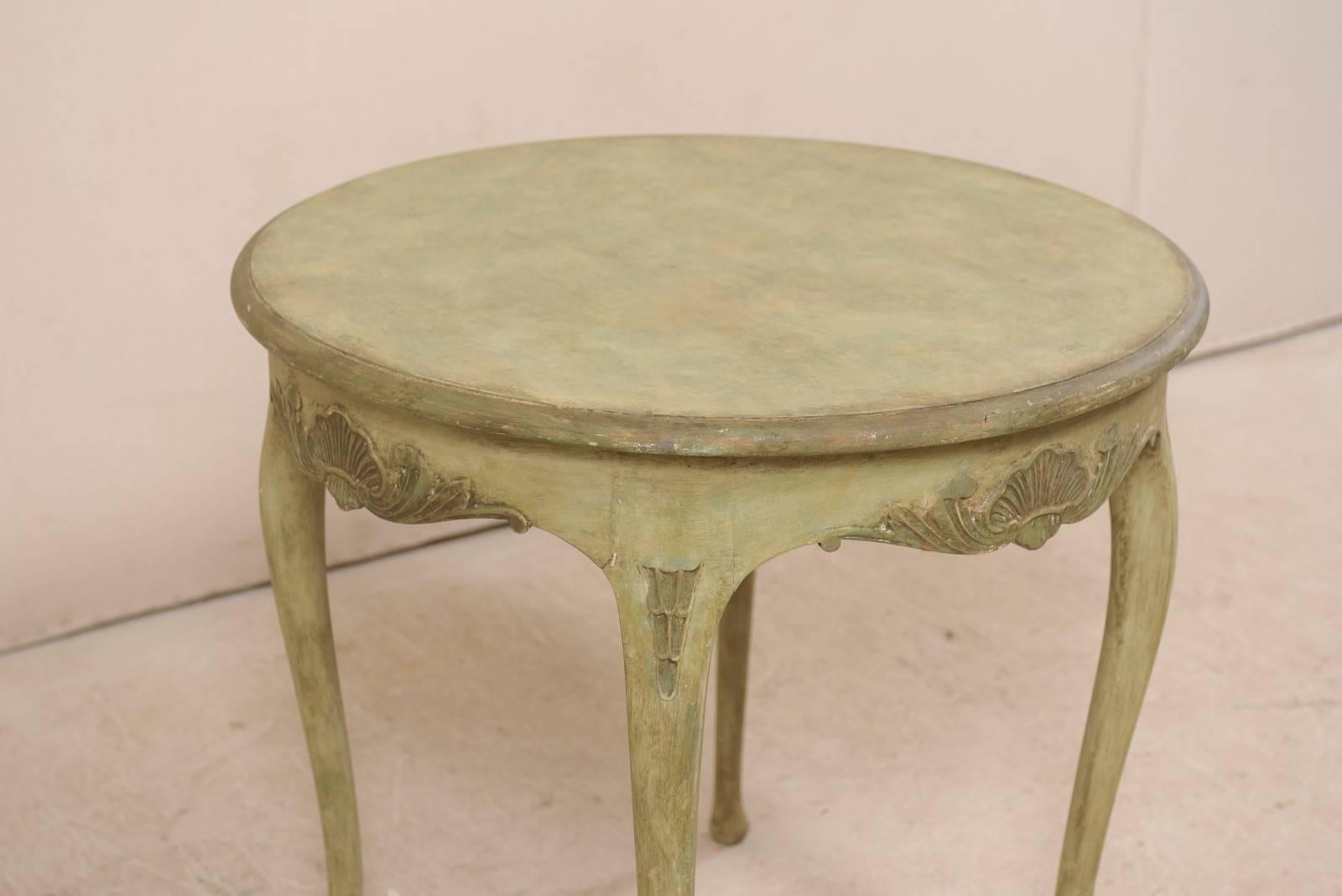 Rococo Style Swedish Round Painted Wood Occasional Table with Seashell Motifs For Sale 3