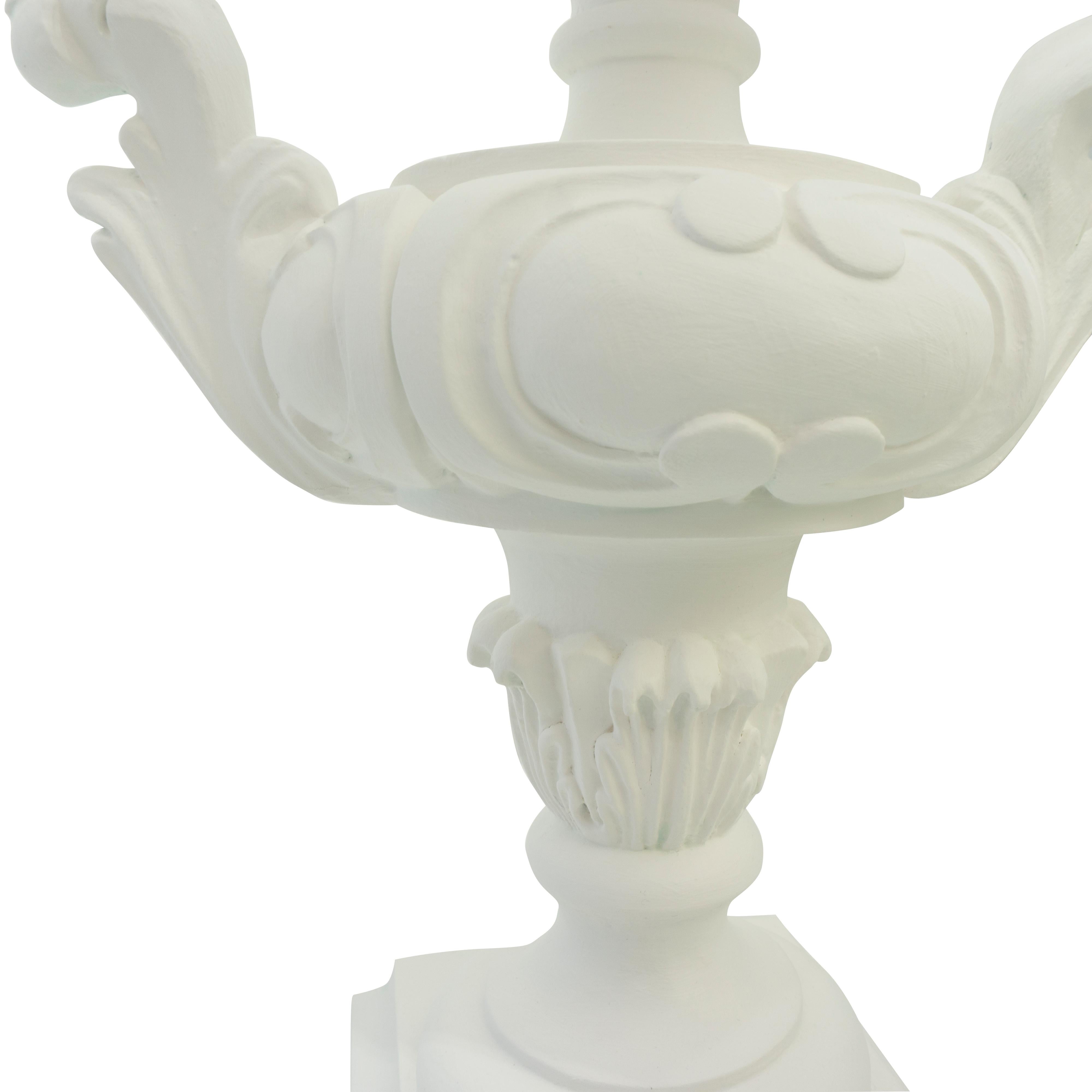 Rococo Style Table Lamps in Matte White In Good Condition In Greenwich, CT