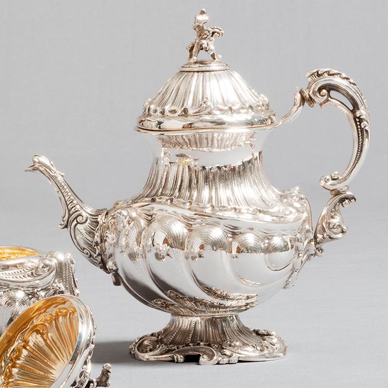 Rococo style tea set - sterling silver 3 pieces set - ag/925/g 4250
Matching tray available
Handmade in Italy
Completely crafted in our workshop in Milano
Ganci Argenterie - Hallmark 110MI - one of the oldest Italian Silversmith.
 