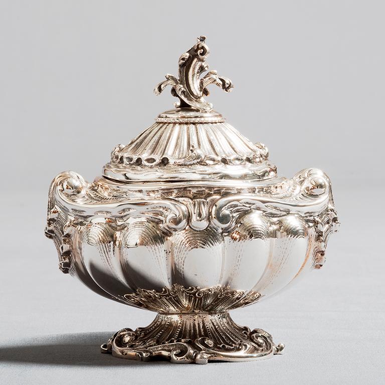 Embossé Service à thé de style rococo:: ensemble de 3 pièces en argent sterling:: fabriqué en Italie en vente