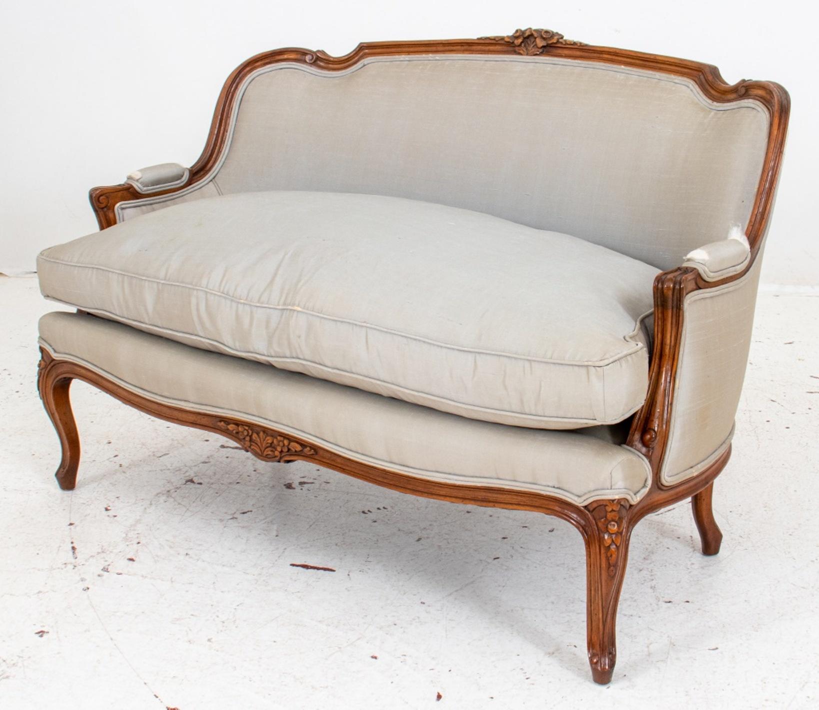 Rococo Style Upholstered Love Sofa For Sale 1