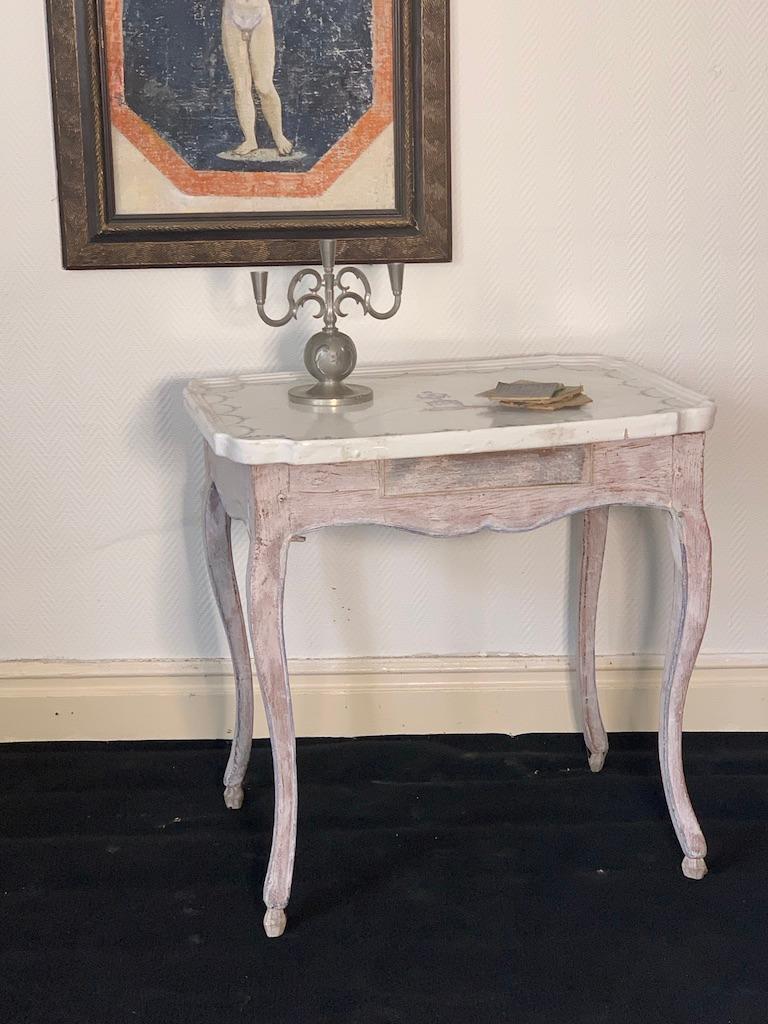 Rococo tray table made in Sweden around 1770 For Sale 1