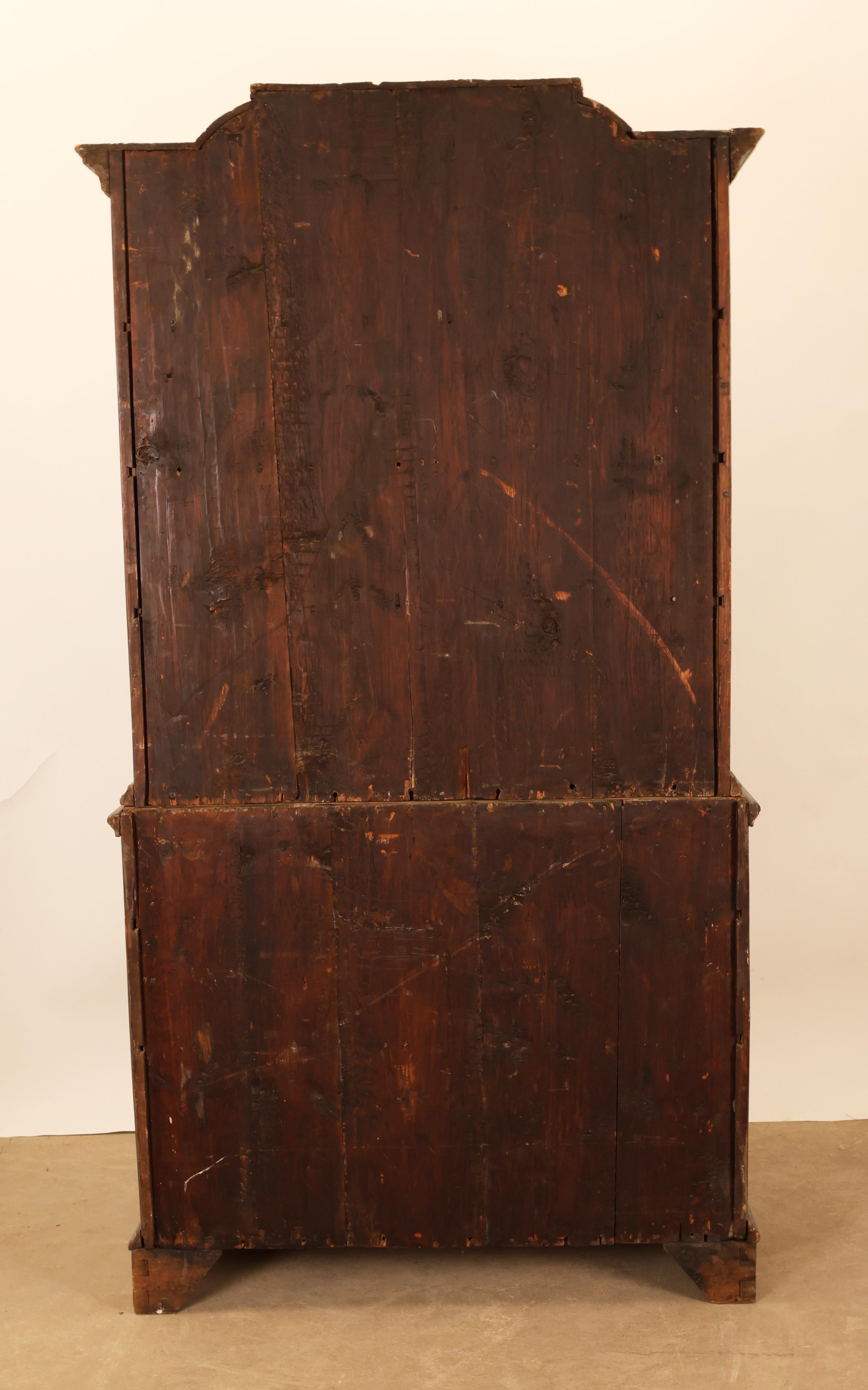 Rococo Vitrine Cabinet, 18th Century For Sale 3
