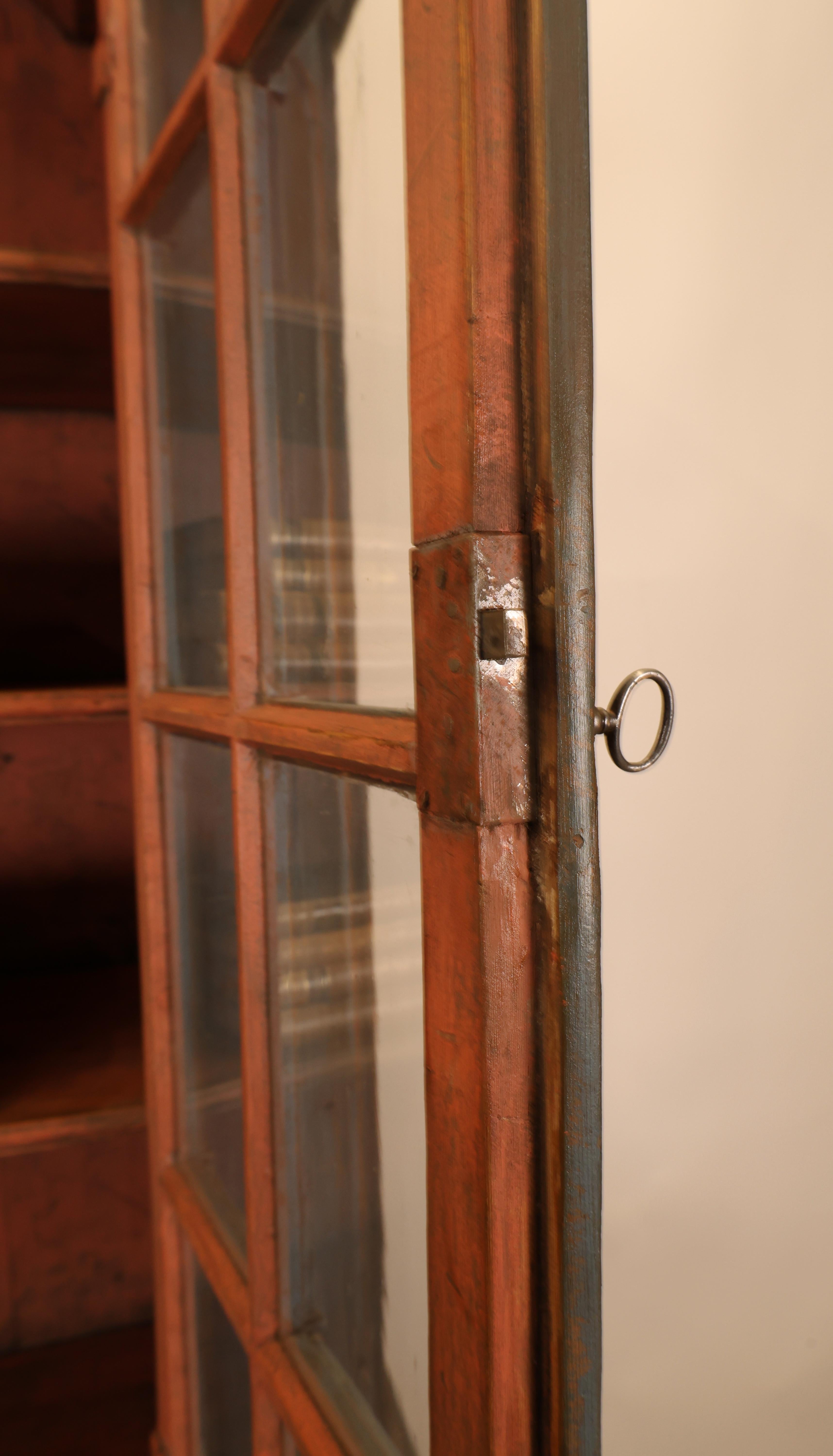 Rococo Vitrine Cabinet, 18th Century In Good Condition For Sale In Ljungby, SE