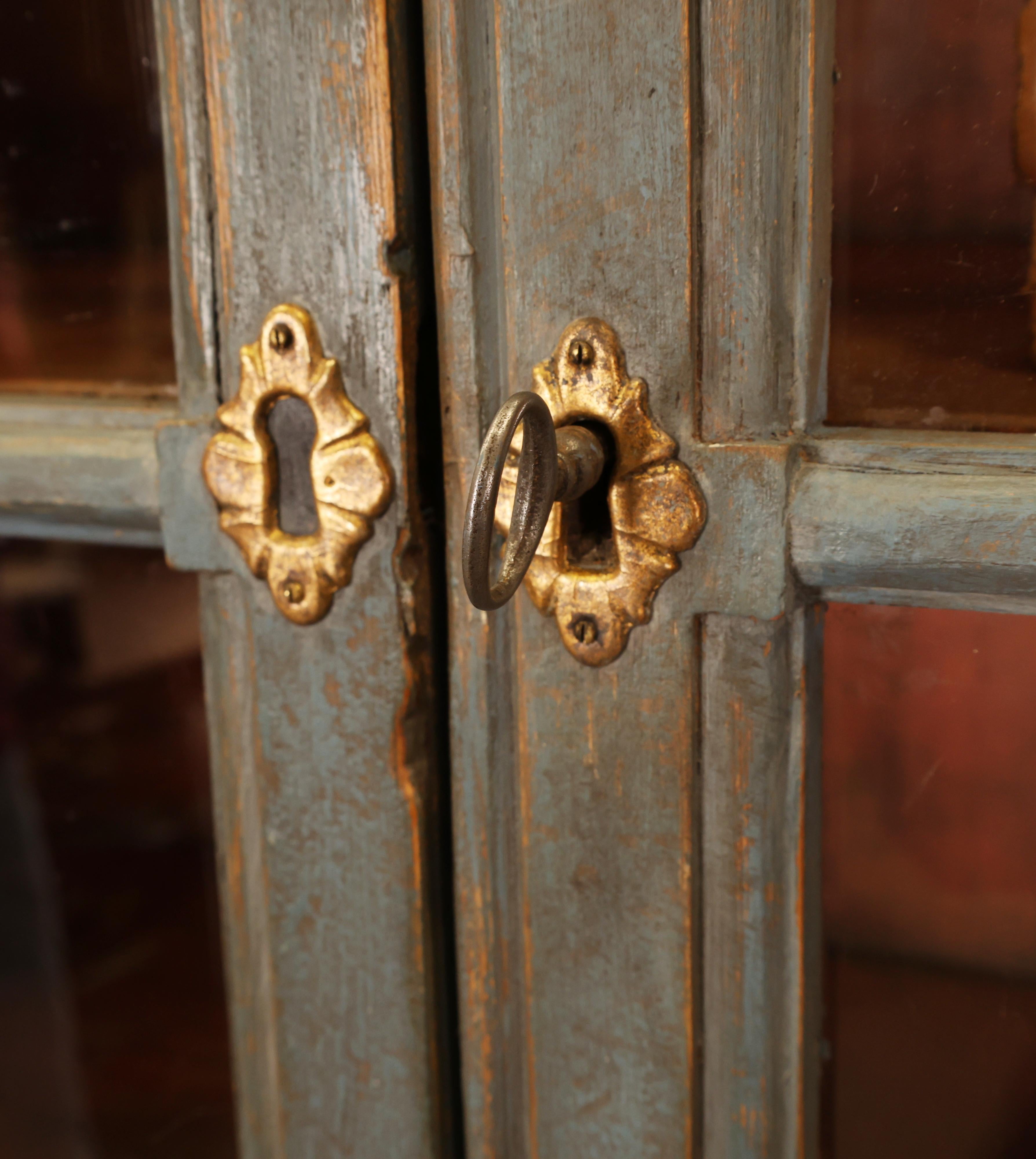 Rococo Vitrine Cabinet, 18th Century For Sale 2