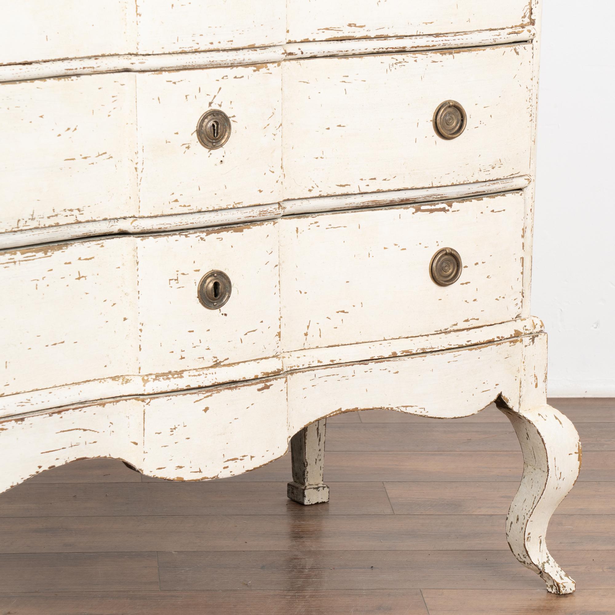 Rococo White Painted Chest of Drawers, Denmark circa 1770 For Sale 3