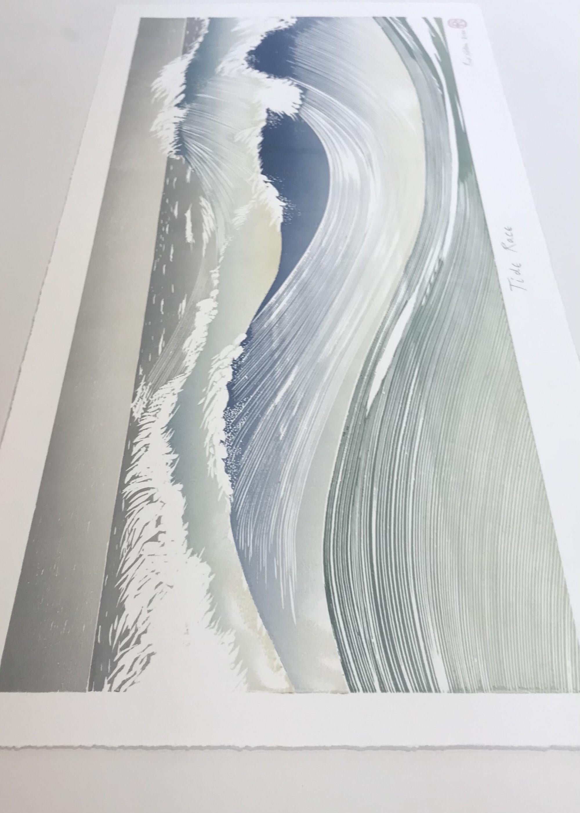 Tide Race, japanische Holzschnittkunst, Meereskunst, Kunst für Ihr Strandhaus, Küstenkunst (Grau), Landscape Print, von Rod Nelson 