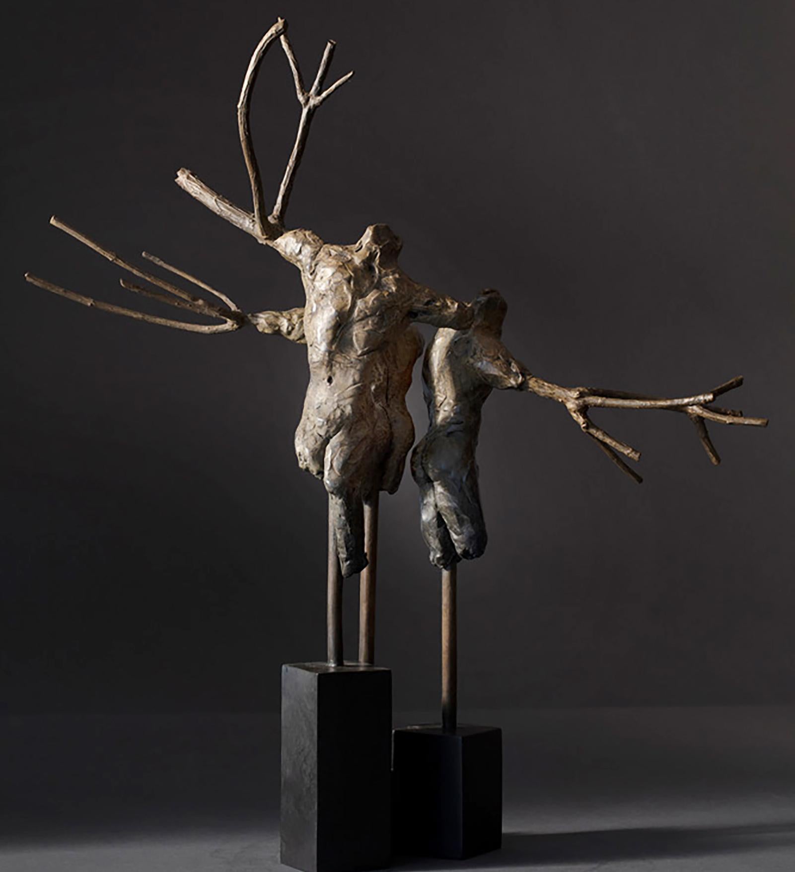 Rod Oneglia Nude Sculpture – Tanzereien mit Bäumen
