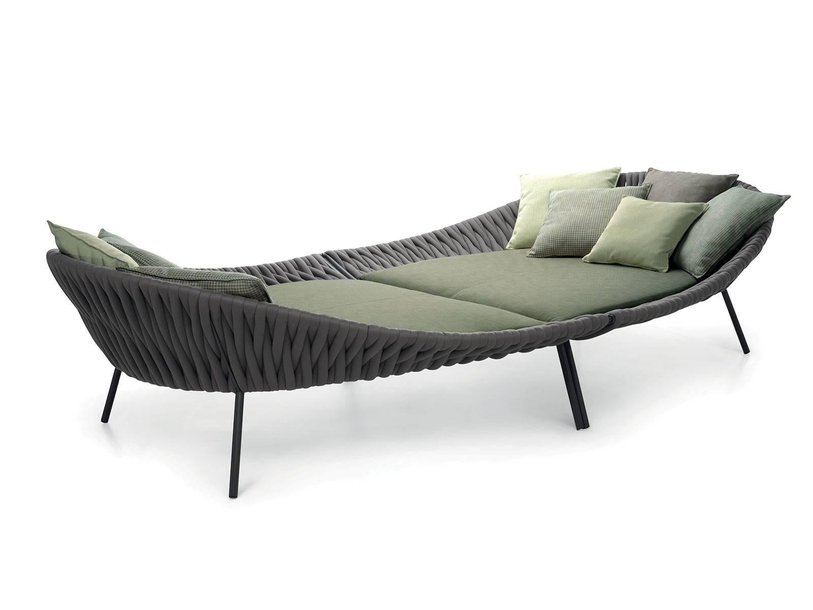 Woven Roda Arena Daybed or Lounge for Outdoors For Sale