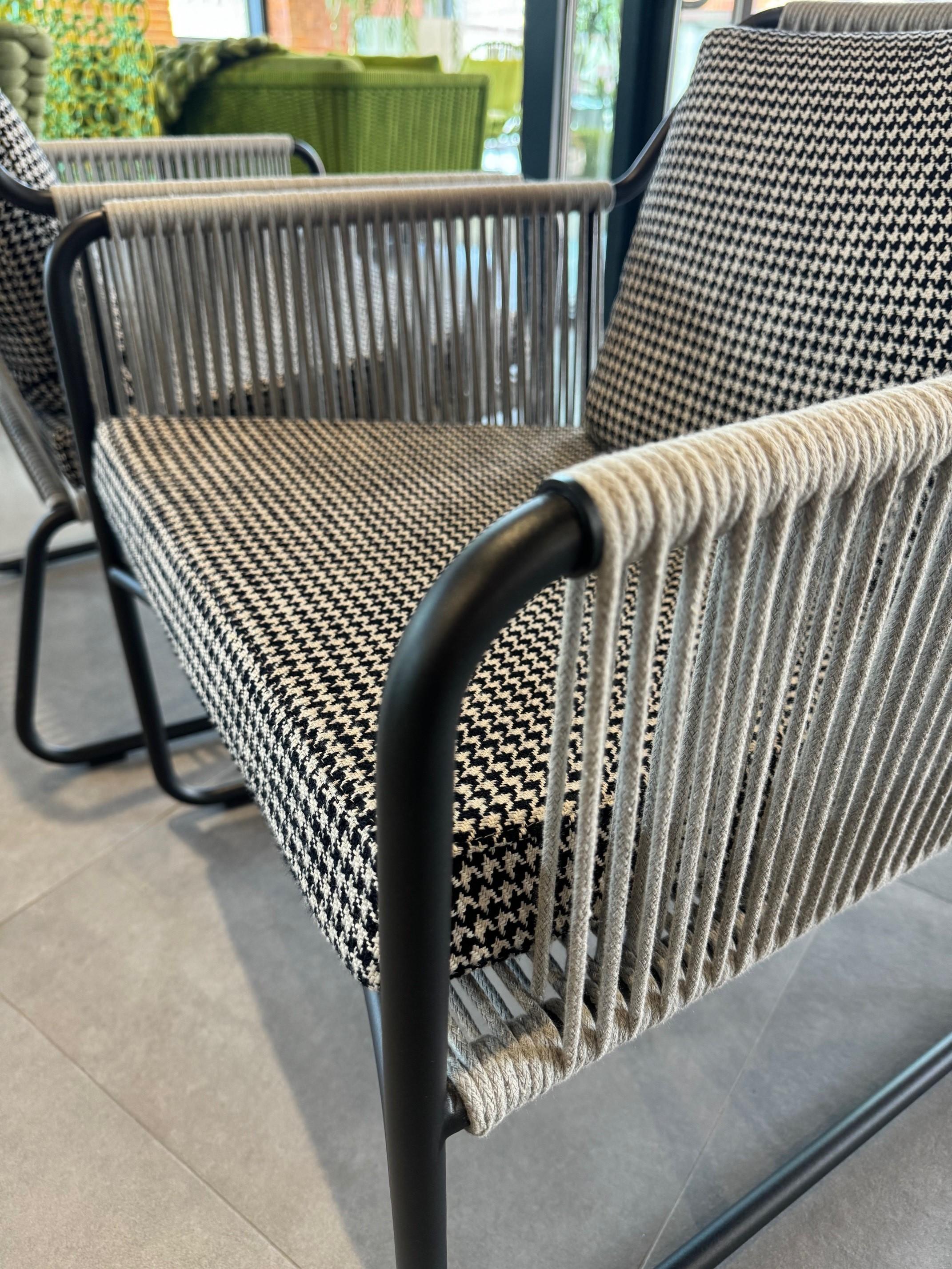 Roda Harp 768 Outdoor Lounge Chair - 2er-Set - Designed by Rodolfo Dordoni (Moderne) im Angebot