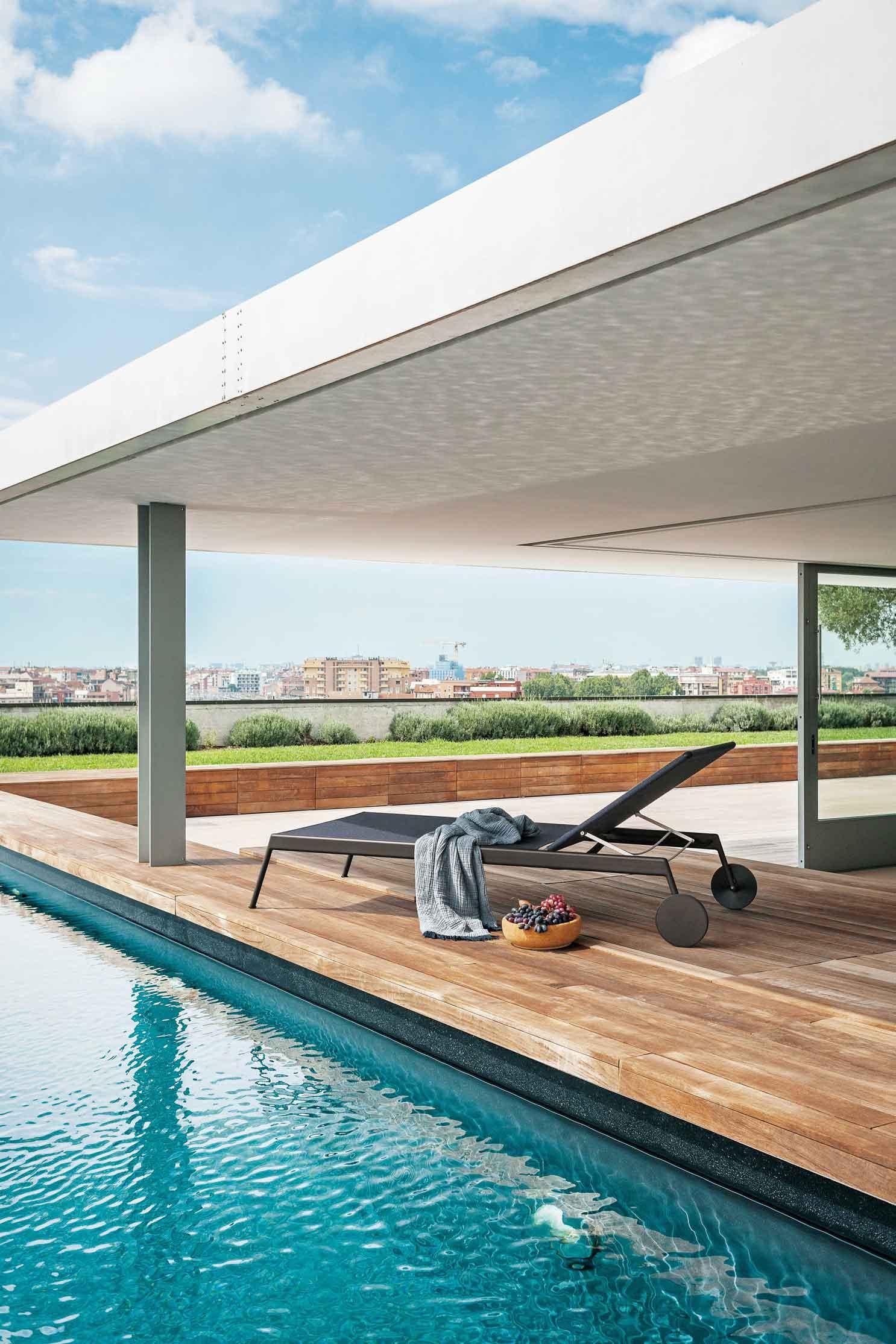 italien Roda Piper 007 Sunlounger conçu par Rodolfo Dordoni en vente