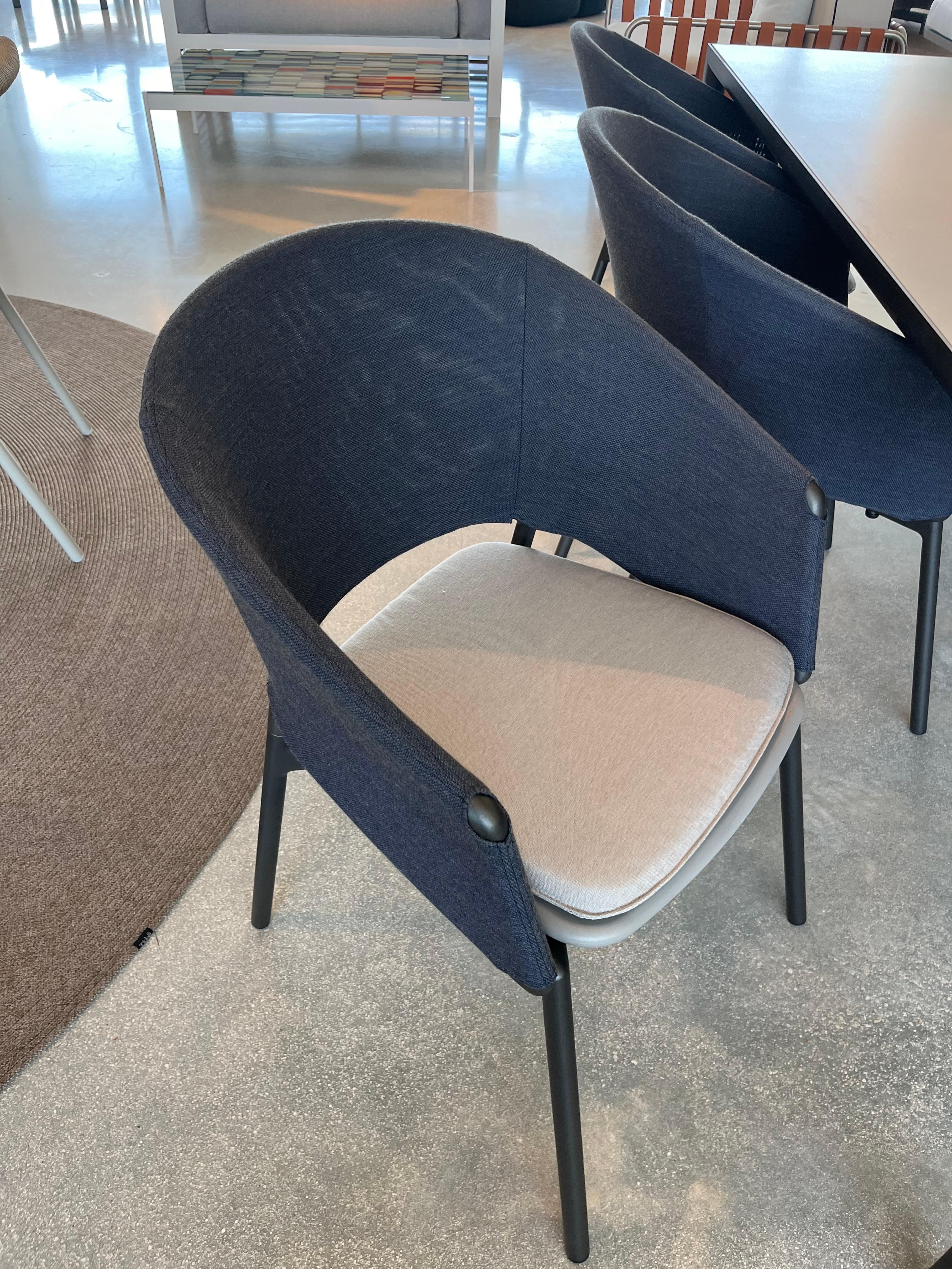italien RODA Table de salle à manger Plein Air et chaises Piper Comfort - Ensemble de salle à manger pour l'extérieur en vente