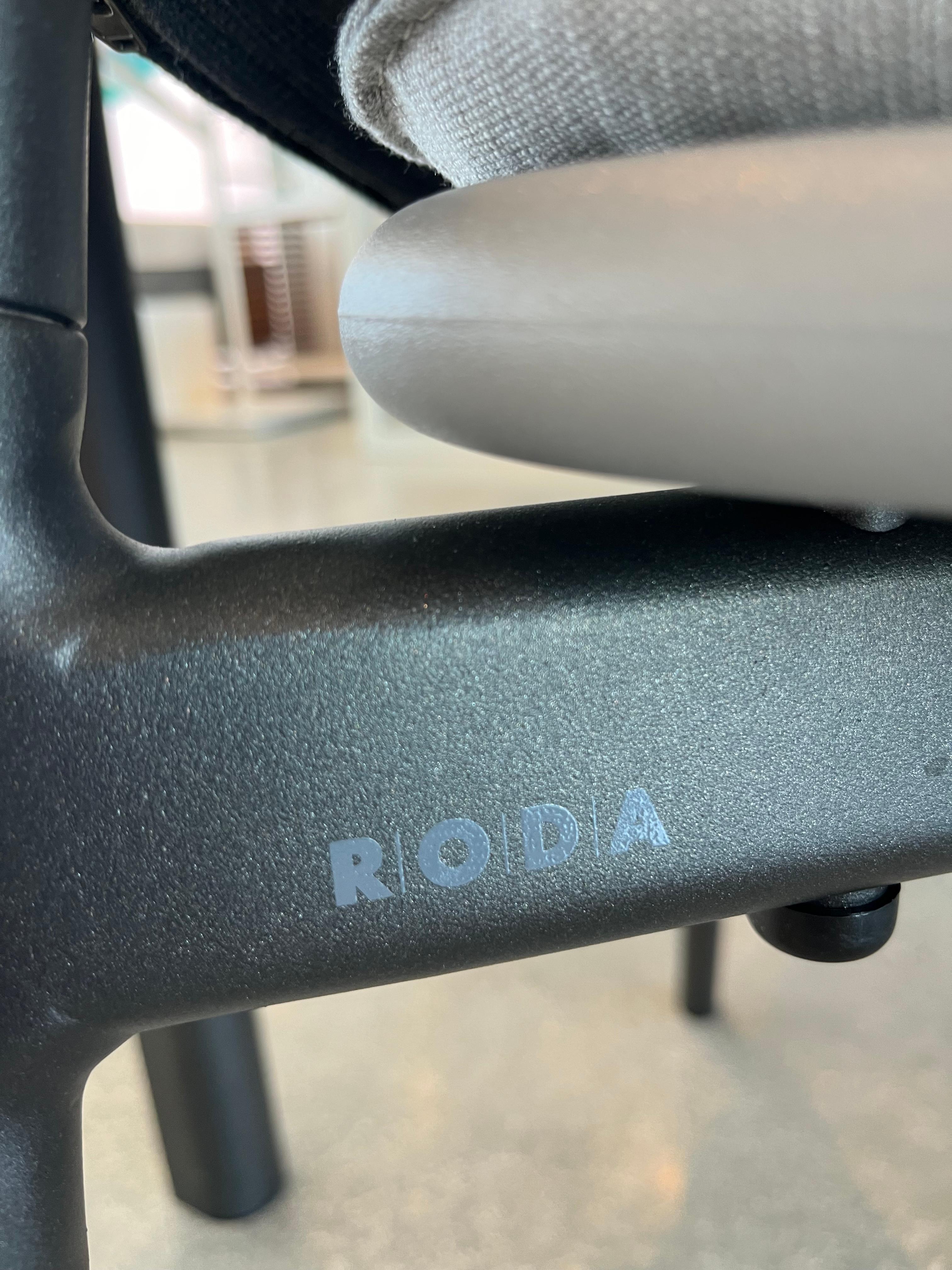 Aluminium RODA Table de salle à manger Plein Air et chaises Piper Comfort - Ensemble de salle à manger pour l'extérieur en vente