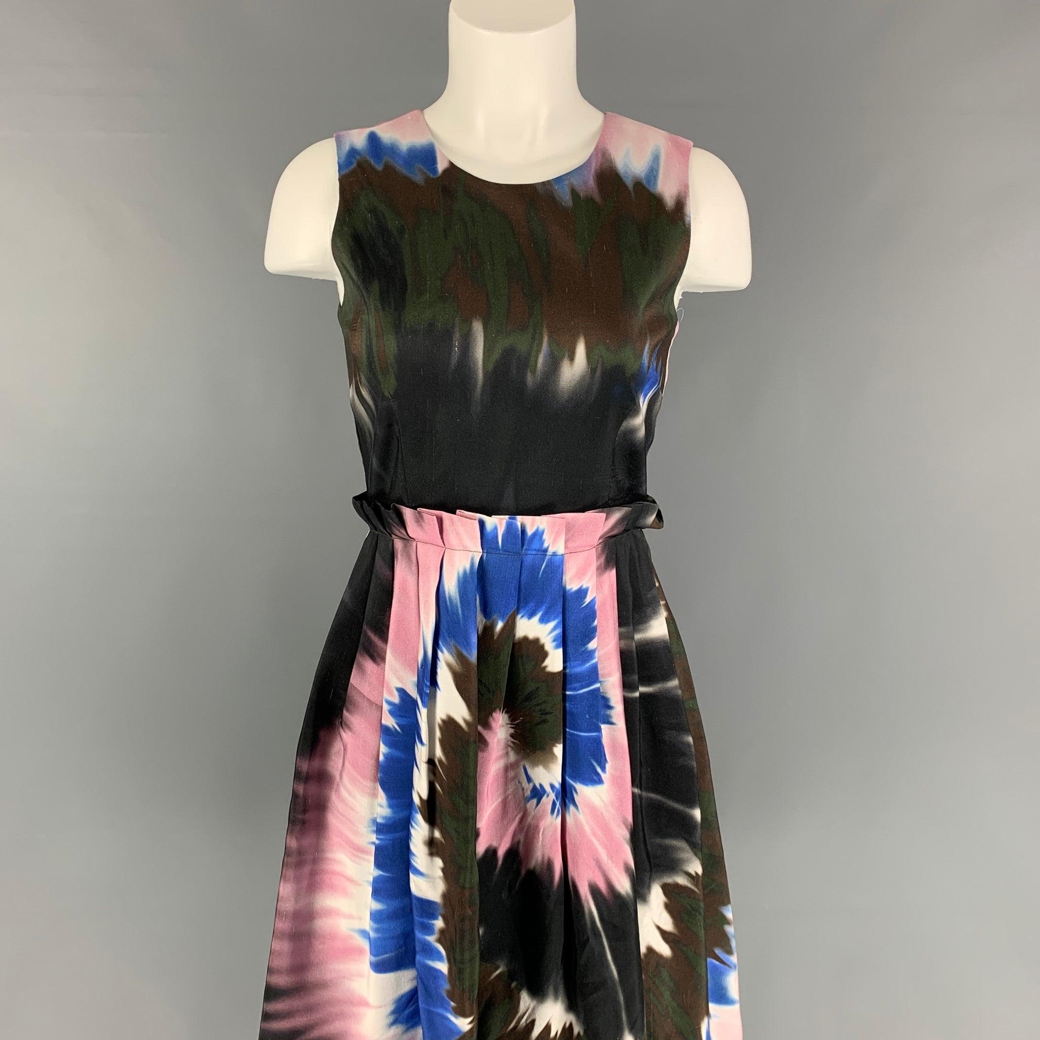RODARTE dress comes in a multi-color abstract silk featuring an a-line style, pleated skirt, sleeveless, and a back zip up closure.
Very Good
Pre-Owned Condition. 

Marked:   2 

Measurements: 
 
Shoulder: 13 inches  Bust:
32 inches  Waist: 28