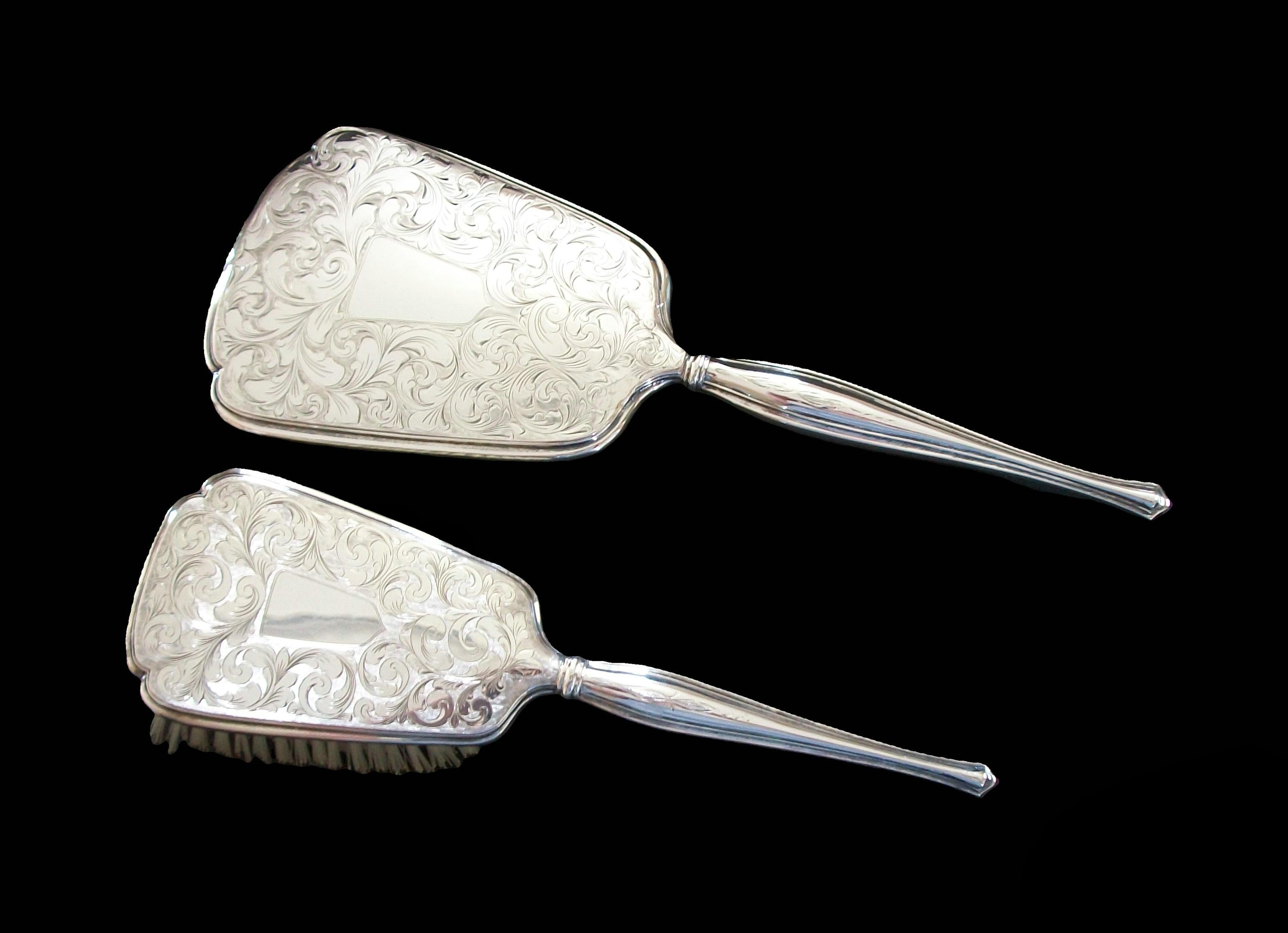 Hand-Crafted RODEN BROTHERS - Edwardian Sterling Silver Grooming Set - Canada - Circa 1910 For Sale