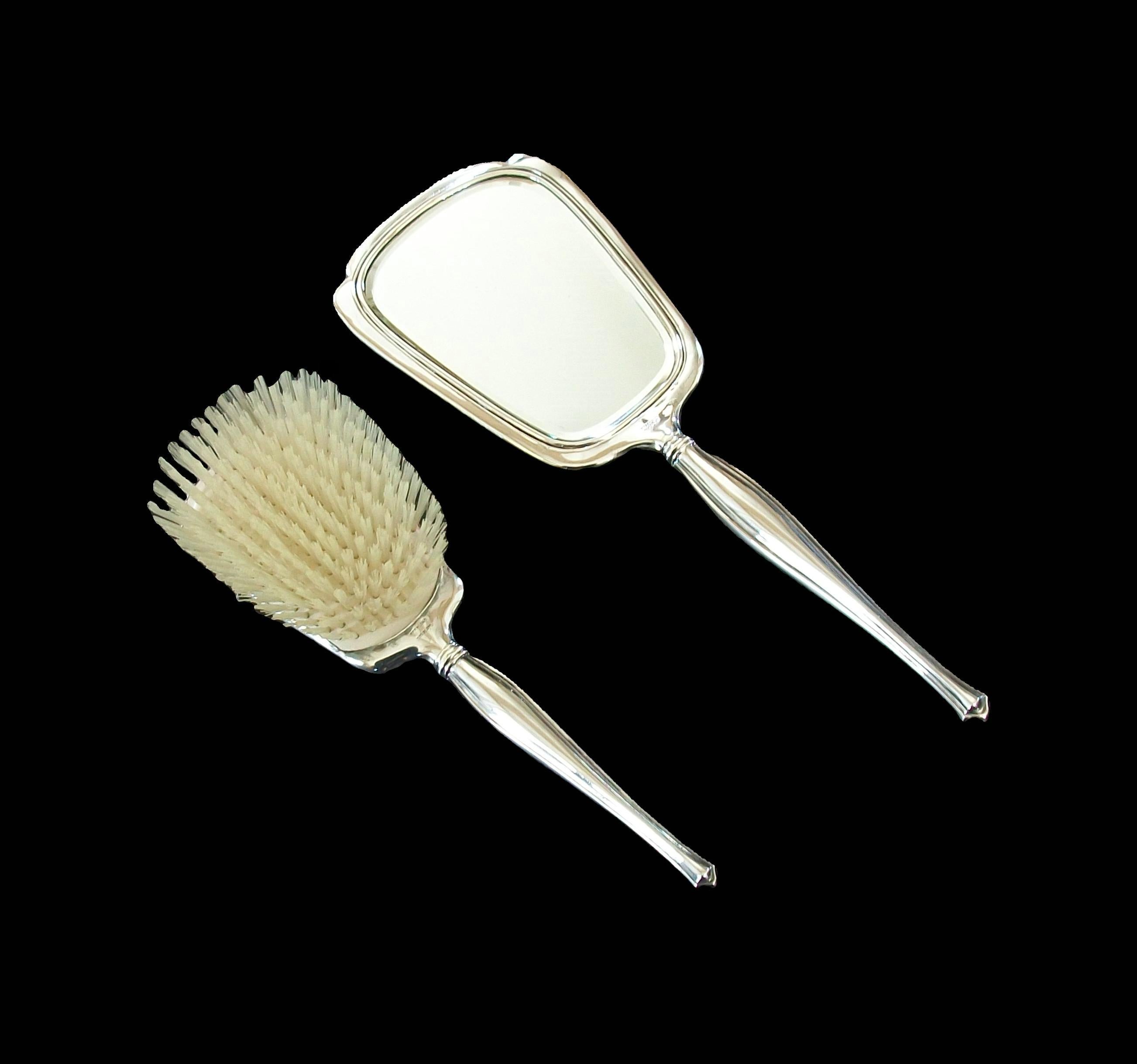 20th Century RODEN BROTHERS - Edwardian Sterling Silver Grooming Set - Canada - Circa 1910 For Sale