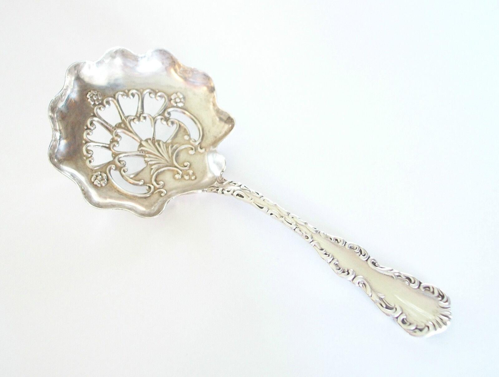 Canadian RODEN BROTHERS - Louis XV - Sterling Silver Serving Spoon - Canada - Circa 1910 For Sale