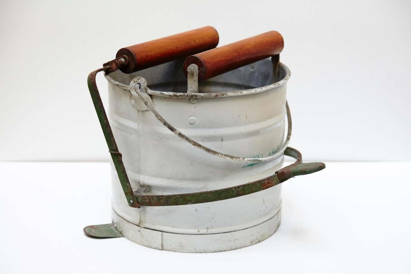 Spanish Rodex Mop Bucket Frist Patent by Manuel Jalon Corominas For Sale