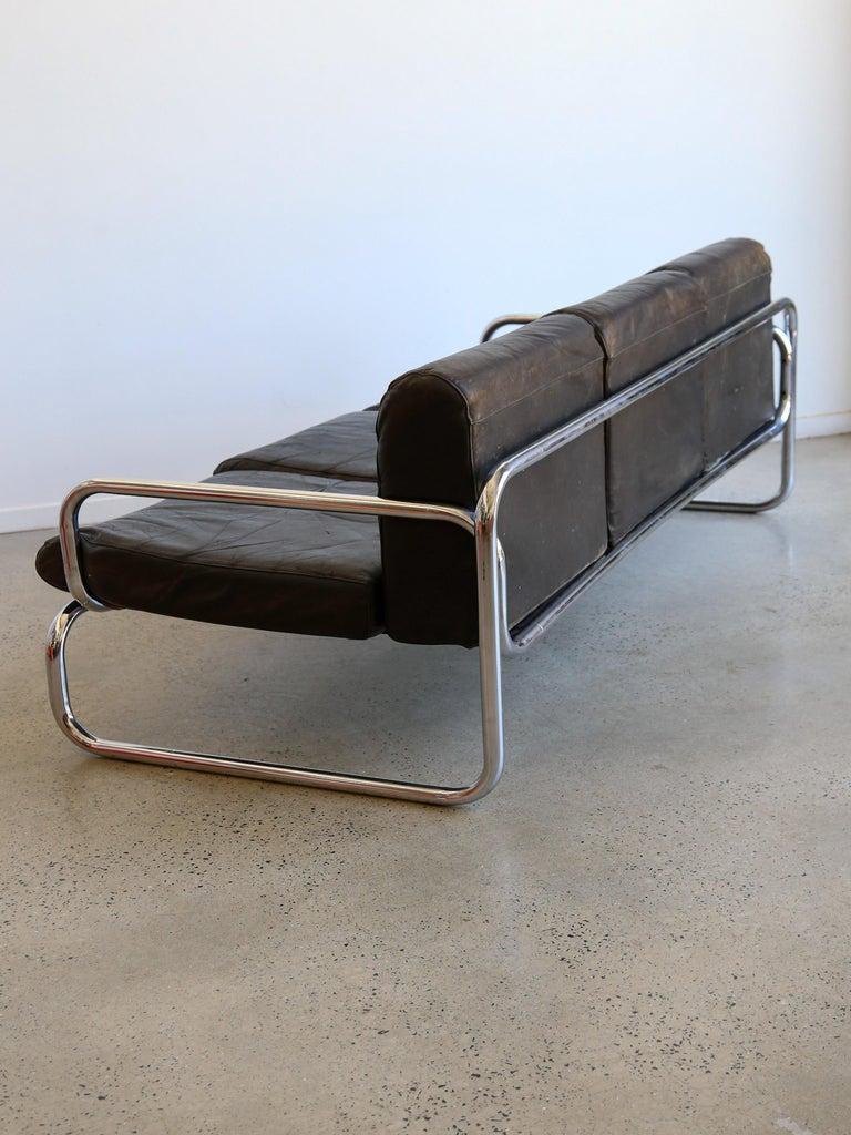 Rodney Kinsman for OMK Canapé trois places en cuir noir en vente 4