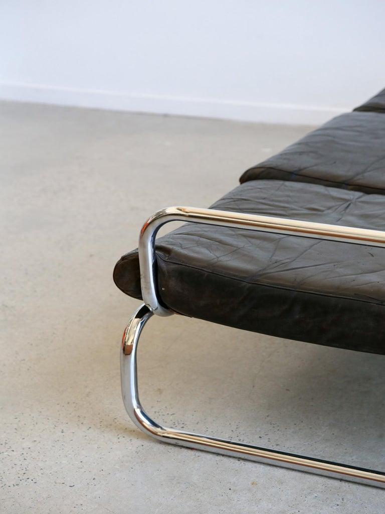 Rodney Kinsman for OMK Canapé trois places en cuir noir en vente 7