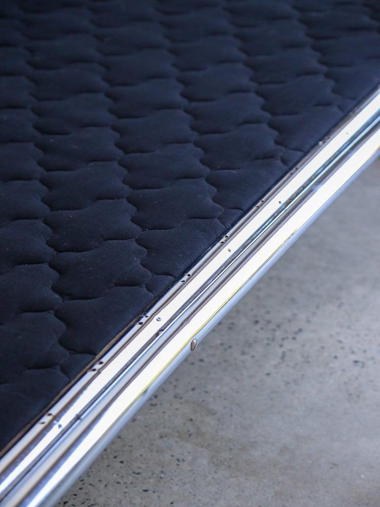 Mid-Century Modern Rodney Kinsman for OMK Canapé trois places en cuir noir en vente