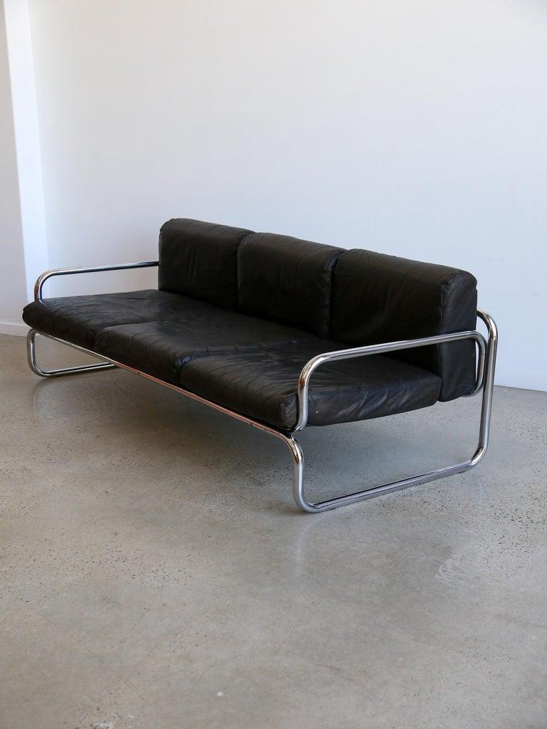 Rodney Kinsman for OMK Canapé trois places en cuir noir Bon état - En vente à Byron Bay, NSW