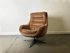 Rodney Kinsman Mid-century 1960s corduroy swivel lounge chair