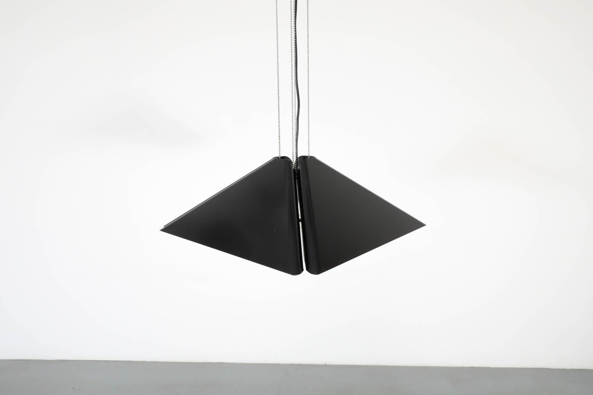 Ciondolo da soffitto in metallo smaltato nero in stile Rodney Kinsman in vendita 2