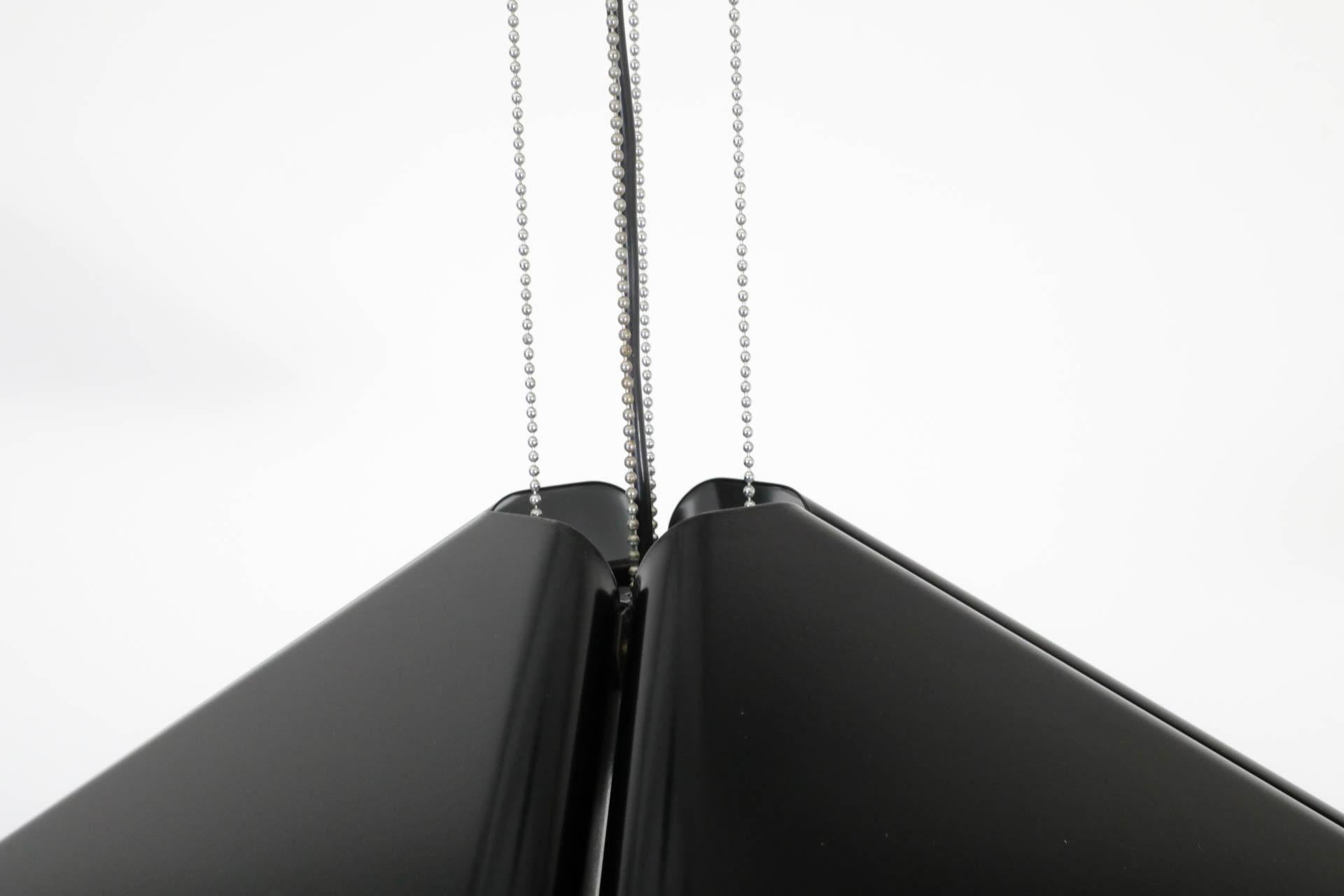 Ciondolo da soffitto in metallo smaltato nero in stile Rodney Kinsman in vendita 8