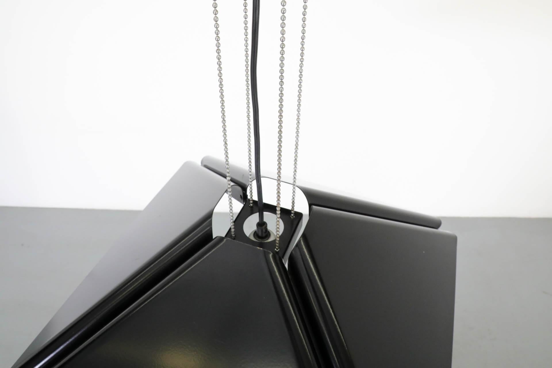 Ciondolo da soffitto in metallo smaltato nero in stile Rodney Kinsman in vendita 11