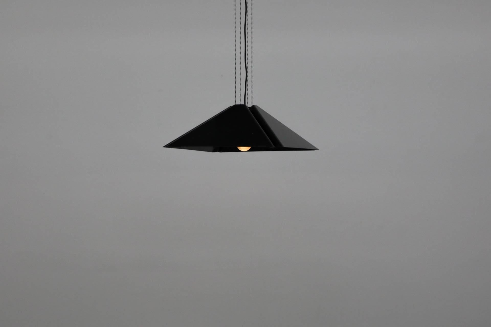 XX secolo Ciondolo da soffitto in metallo smaltato nero in stile Rodney Kinsman in vendita