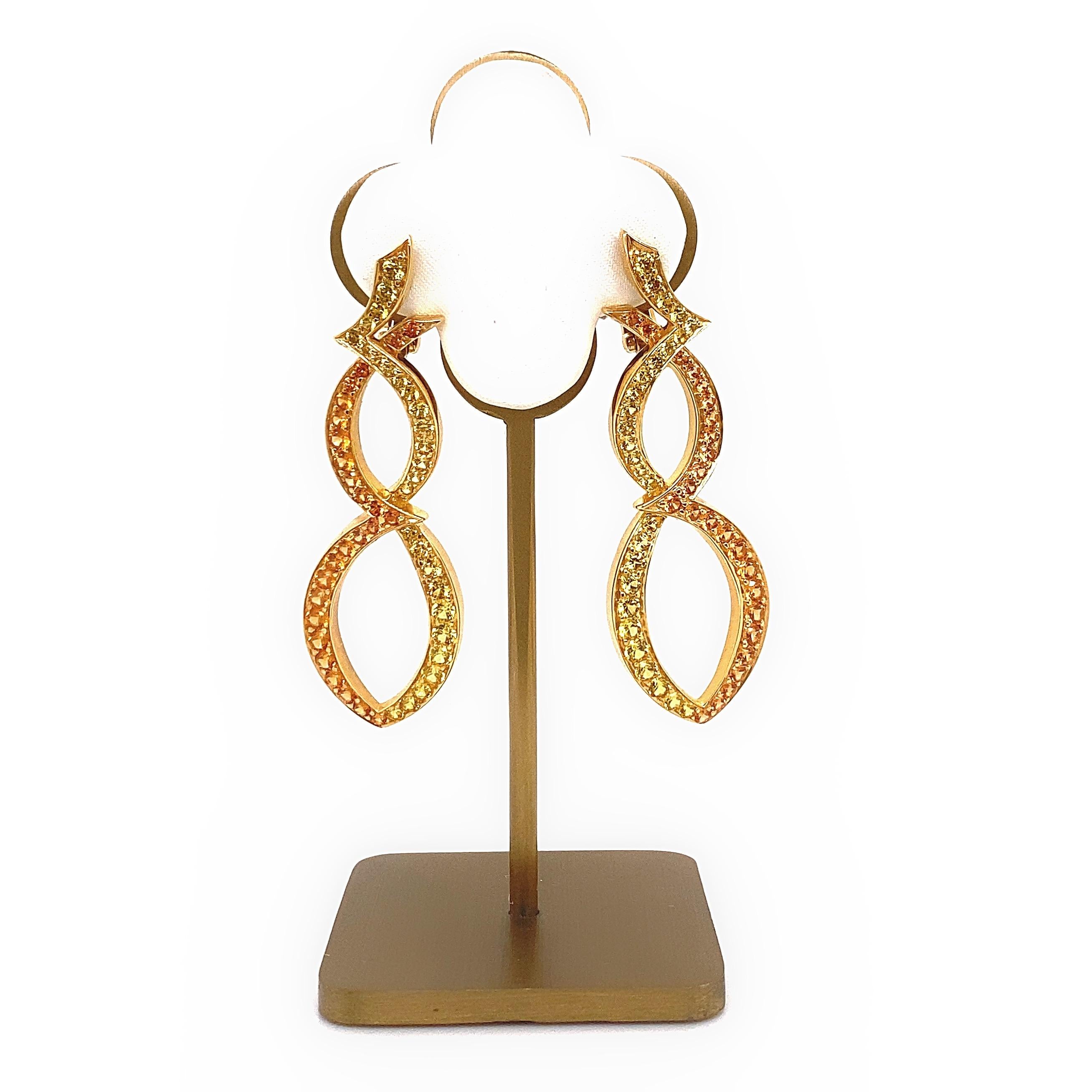 Rodney Rayner Tsavorites and Orange Sapphires Earrings in 18kt Yellow Gold In Excellent Condition For Sale In San Diego, CA