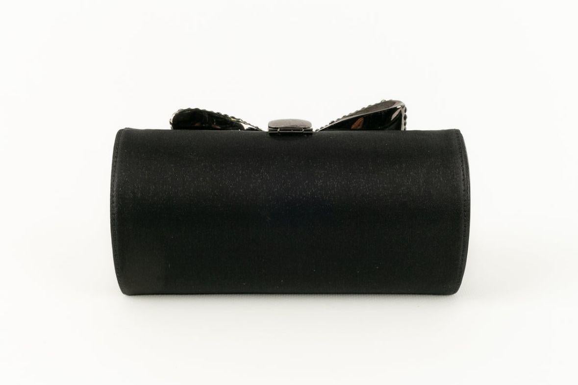 Rodo Black Satin Evening Bag In Excellent Condition For Sale In SAINT-OUEN-SUR-SEINE, FR