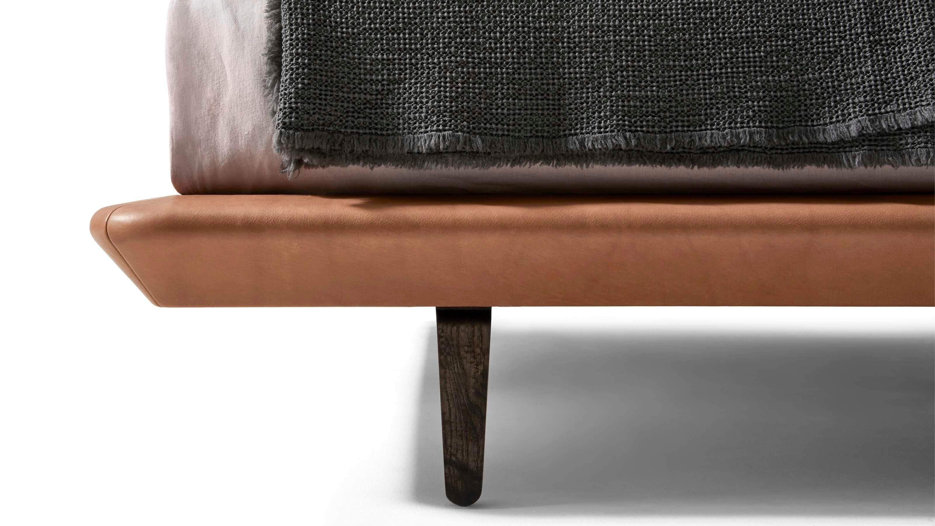 Rodolfo Dordoni Acute Bed For Cassina For Sale 2