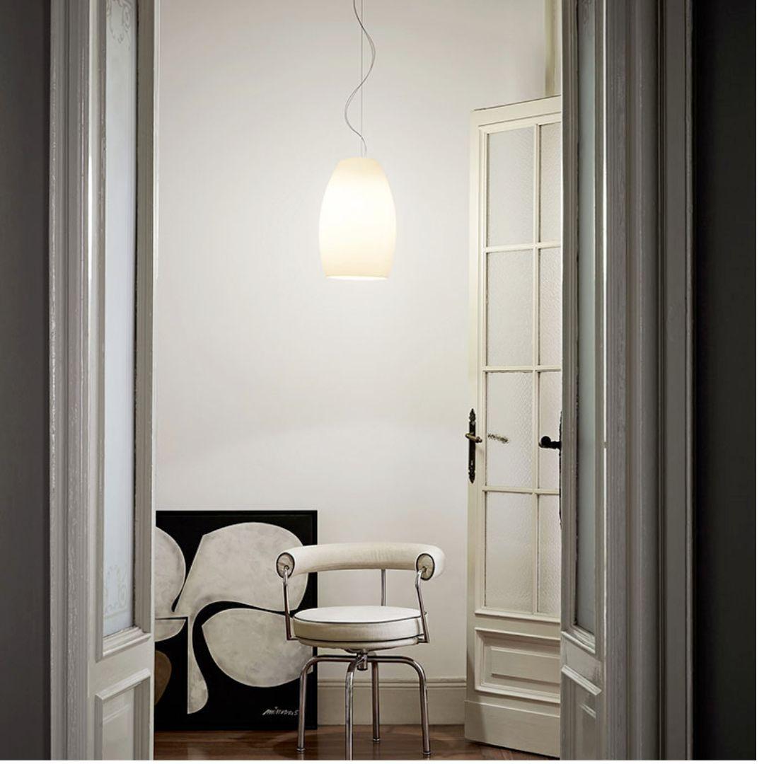 Rodolfo Dordoni ‘Buds 1’ handblown glass LED pendant lamp in white for Foscarini.

Designed by Rodolfo Dordoni and produced by Foscarini, the Italian lighting firm founded in Venice on the legendary island of Murano, where generations of master