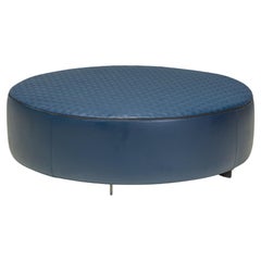  Pouf YANG Rodolfo Dordoni pour Minotti en cuir bleu marine