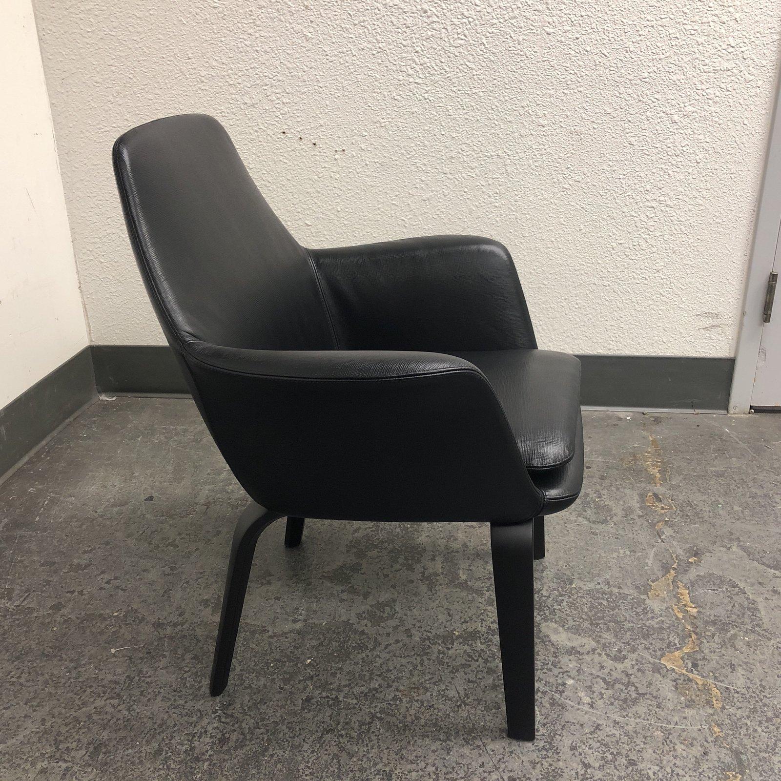 Contemporary Rodolfo Dordoni Minotti York Leather Lounge Chair For Sale