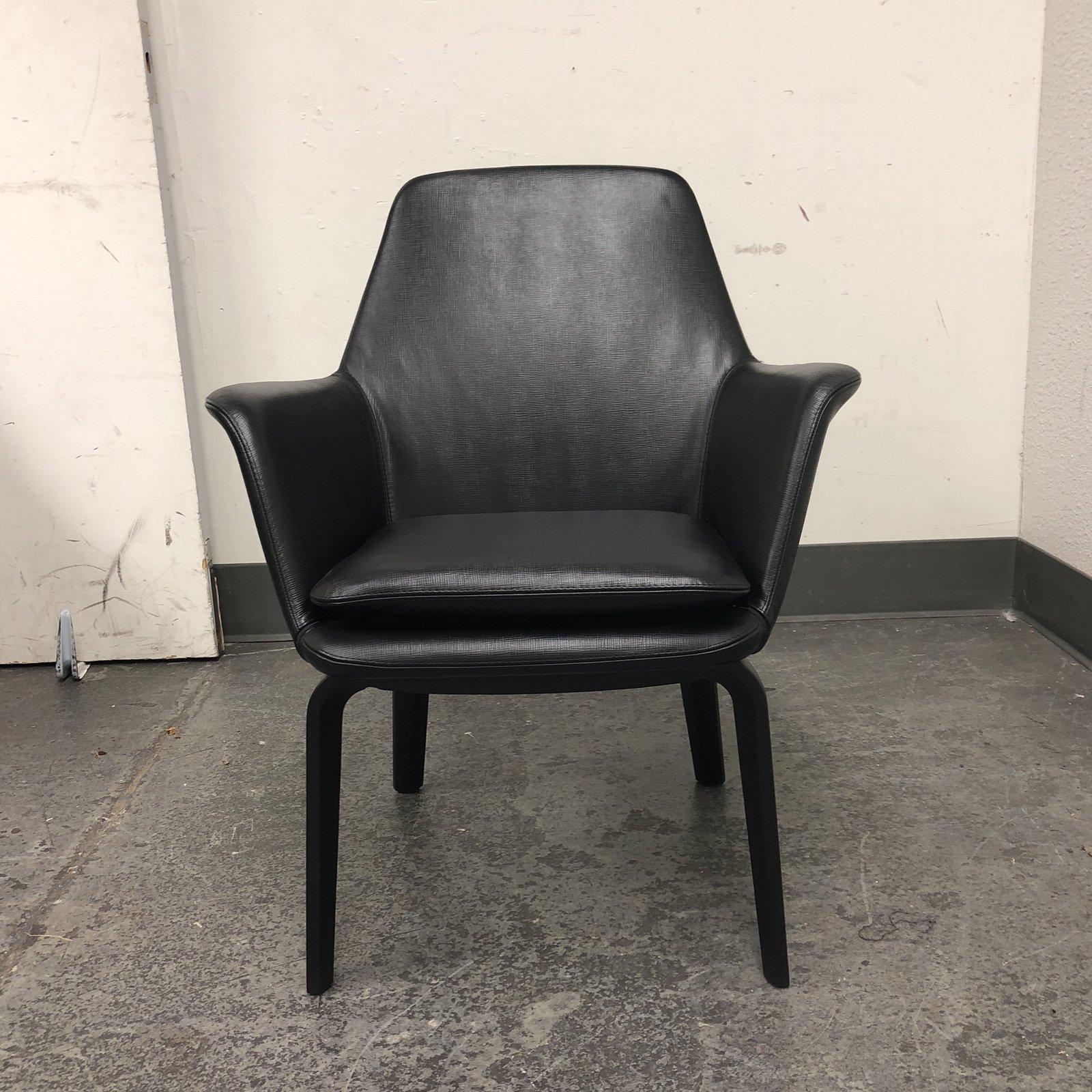 Rodolfo Dordoni Minotti York Leather Lounge Chair For Sale 1
