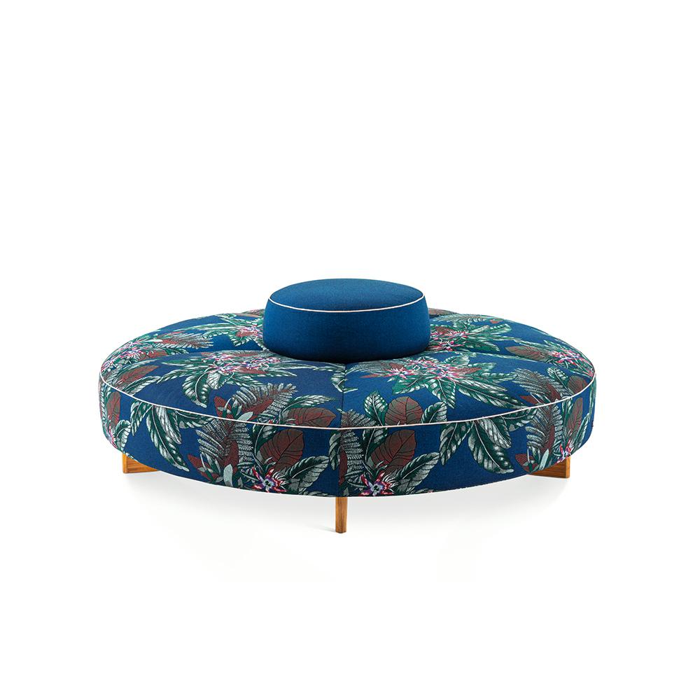 Ottoman designed by Rodolfo Dordoni in 2020. Manufactured by Cassina in Italy.

Round pouf from Sail Out Outdoor collection, in two sizes, consisting of segments that converge towards a little hidden hole designed to drain off water. A weighted
