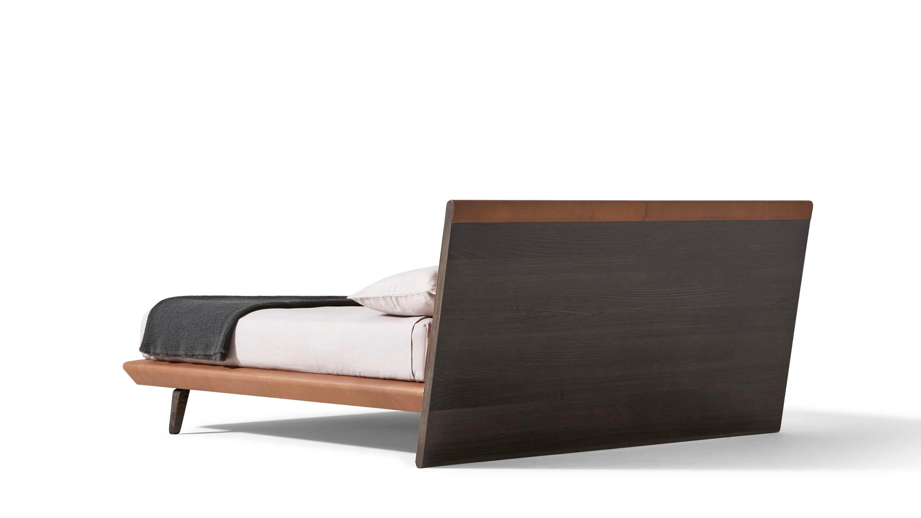 Rodolfo Dordoni Set of Three Acute Bed, Wood Bench and Nightstand For Cassina For Sale 4