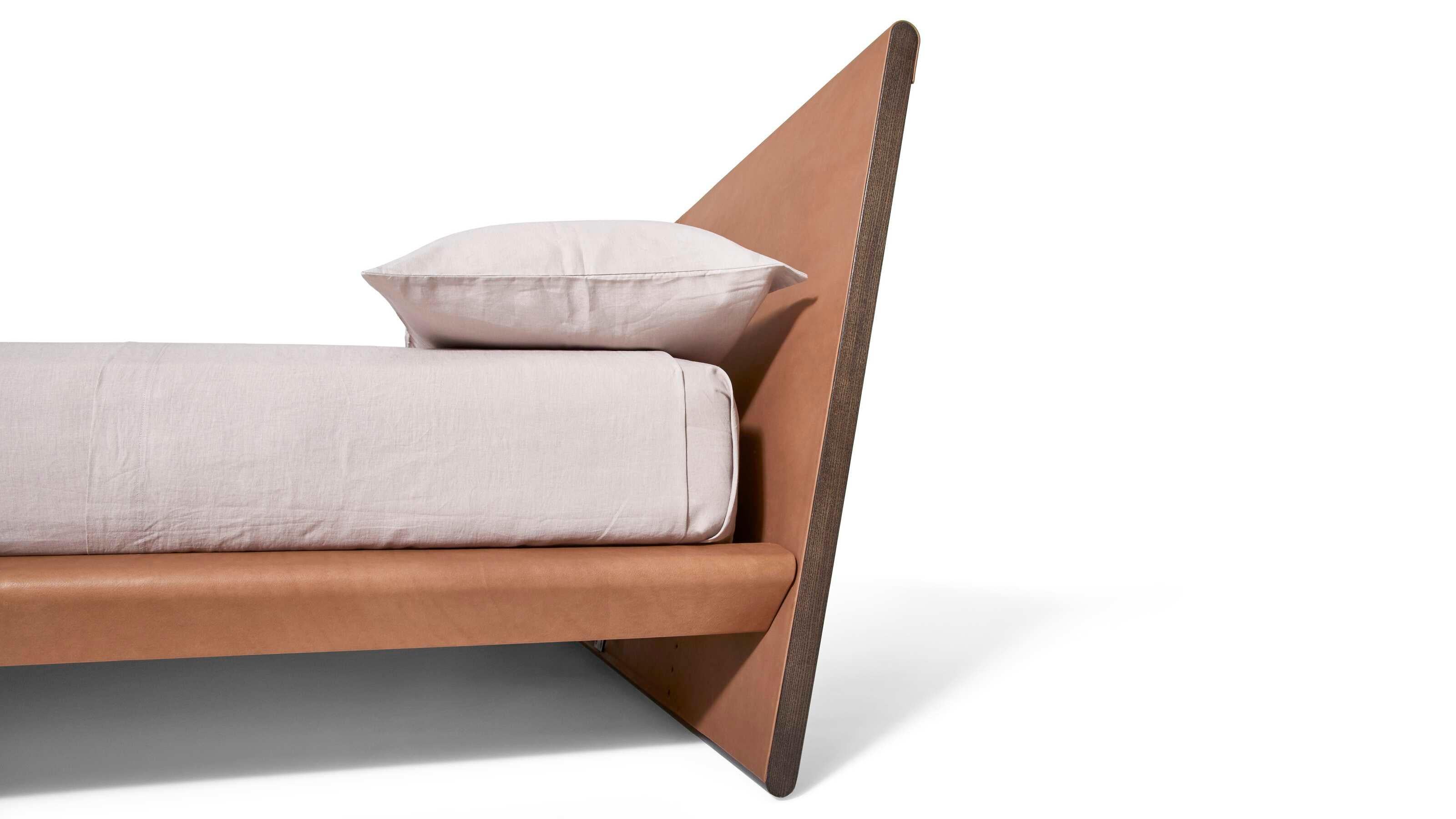 Rodolfo Dordoni Set of Three Acute Bed, Wood Bench and Nightstand For Cassina For Sale 6