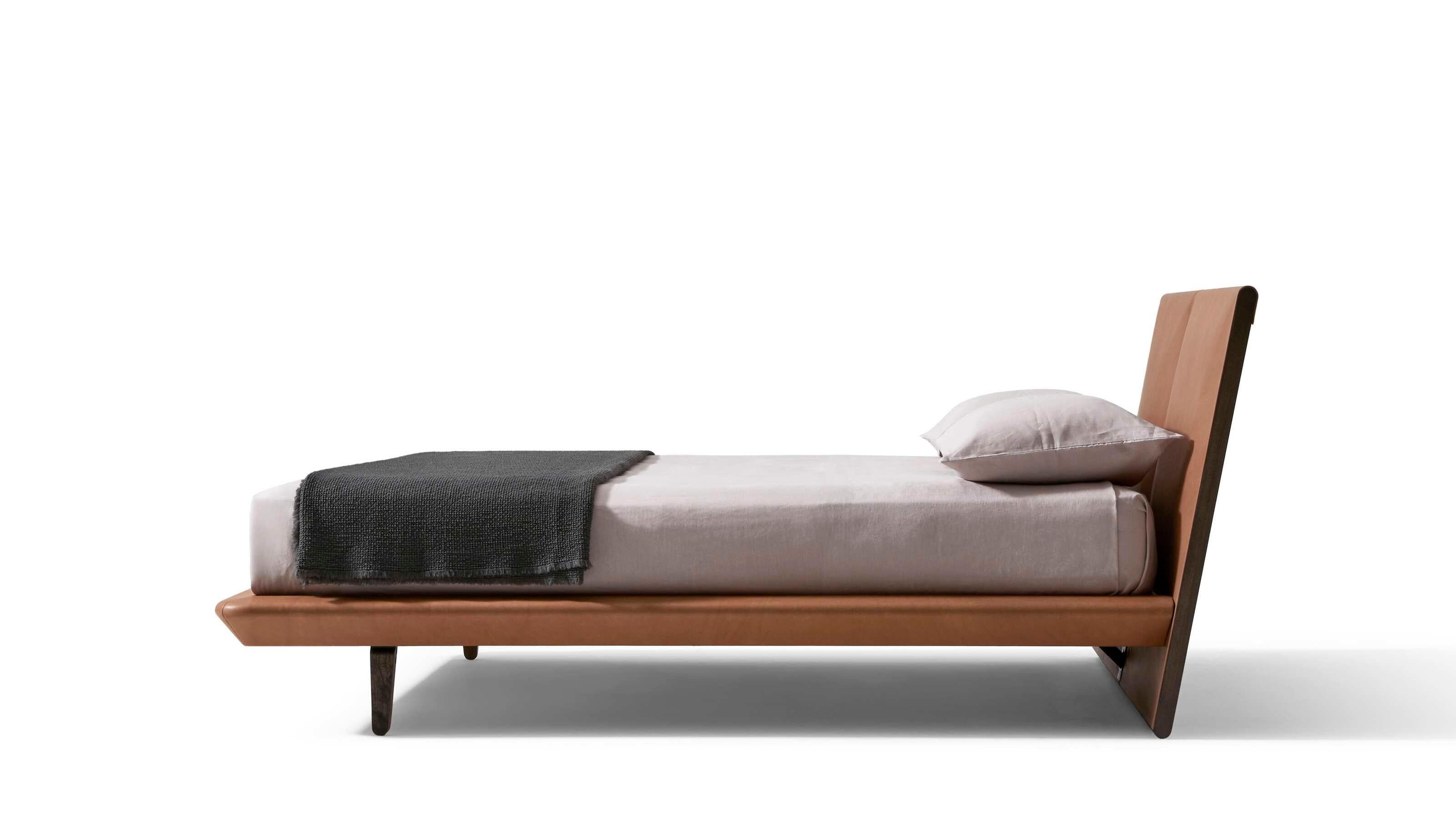 Rodolfo Dordoni Set of Three Acute Bed, Wood Bench and Nightstand For Cassina For Sale 2