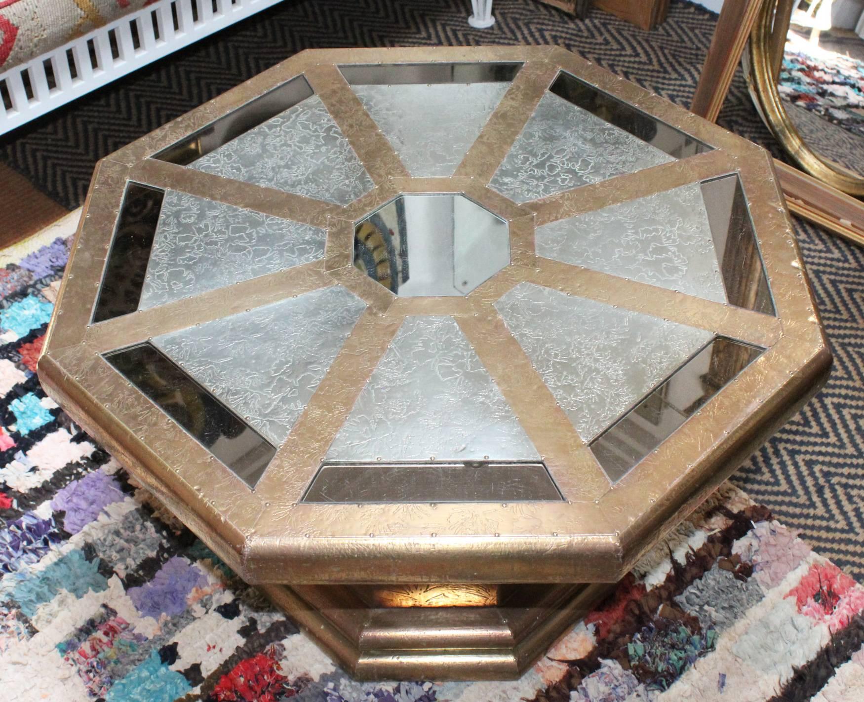 Rodolfo Dubarry's 1970s Spanish Gilded Brass Octagonal Coffee Table with Mirrors In Good Condition For Sale In Marbella, ES