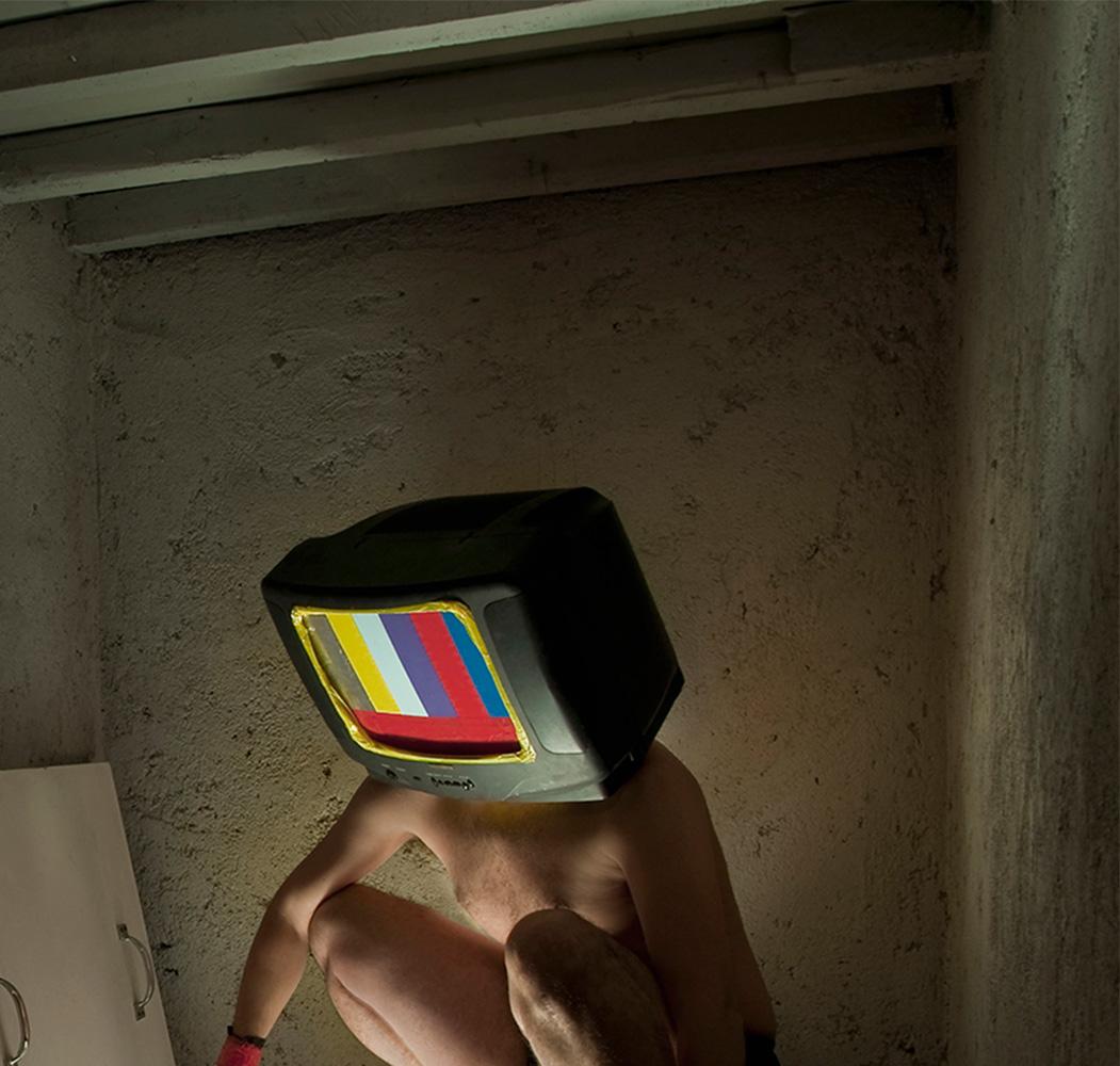 TV II. From the series Ser Cosa, Color Photograph For Sale 2