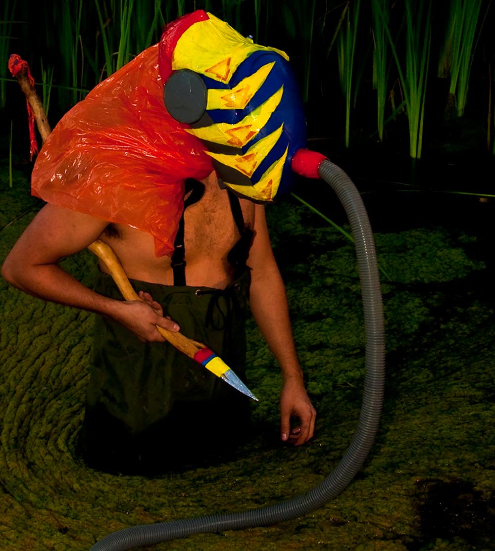 Sin título Aspy-Thor II, De la serie Ser Cosa, Fotografía en color - Photograph Contemporáneo de RODRIGO ETEM