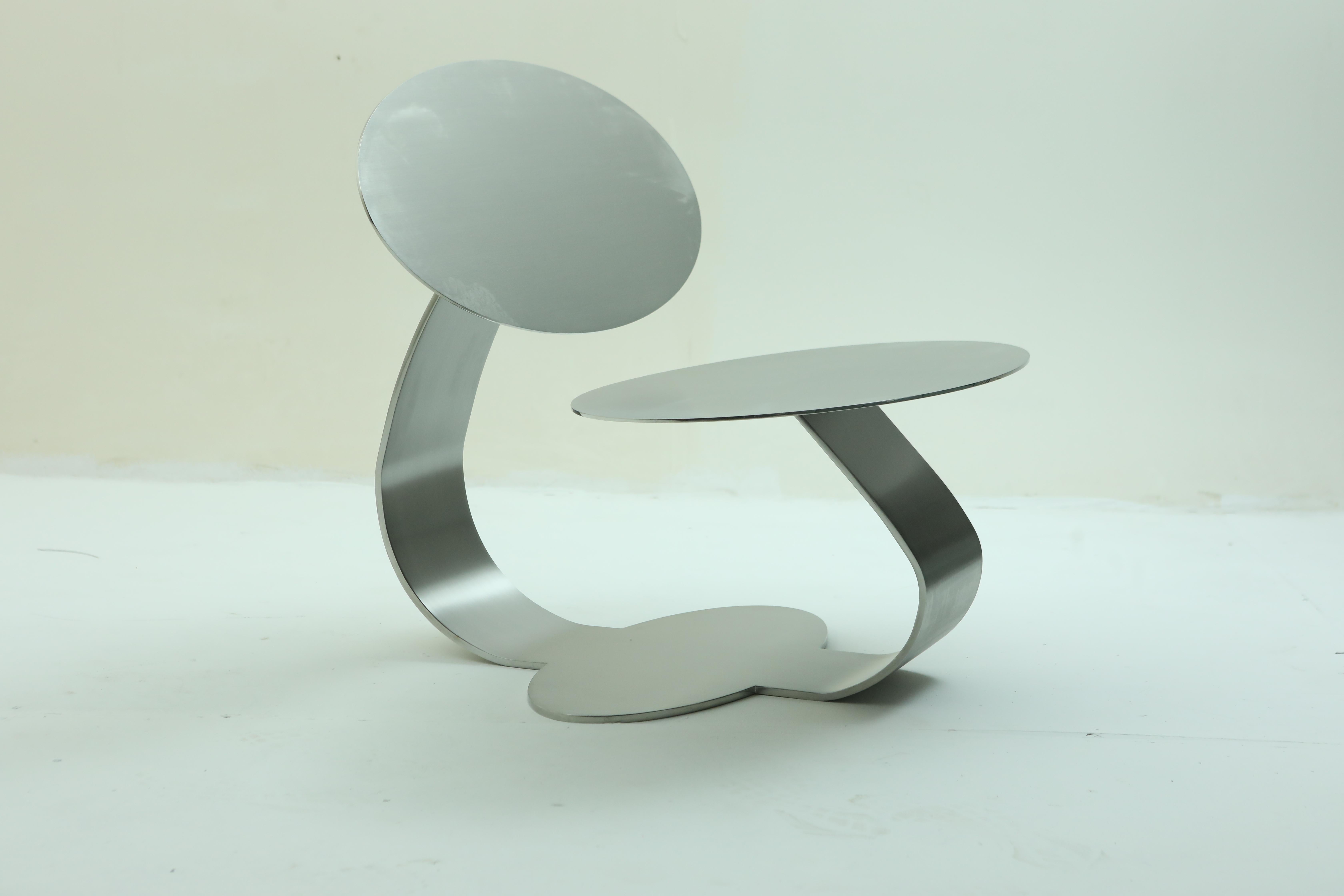 Postmoderne Chaise contemporaine en acier inoxydable 3x4 par le designer brésilien Rodrigo Ohtake, 1/4 en vente