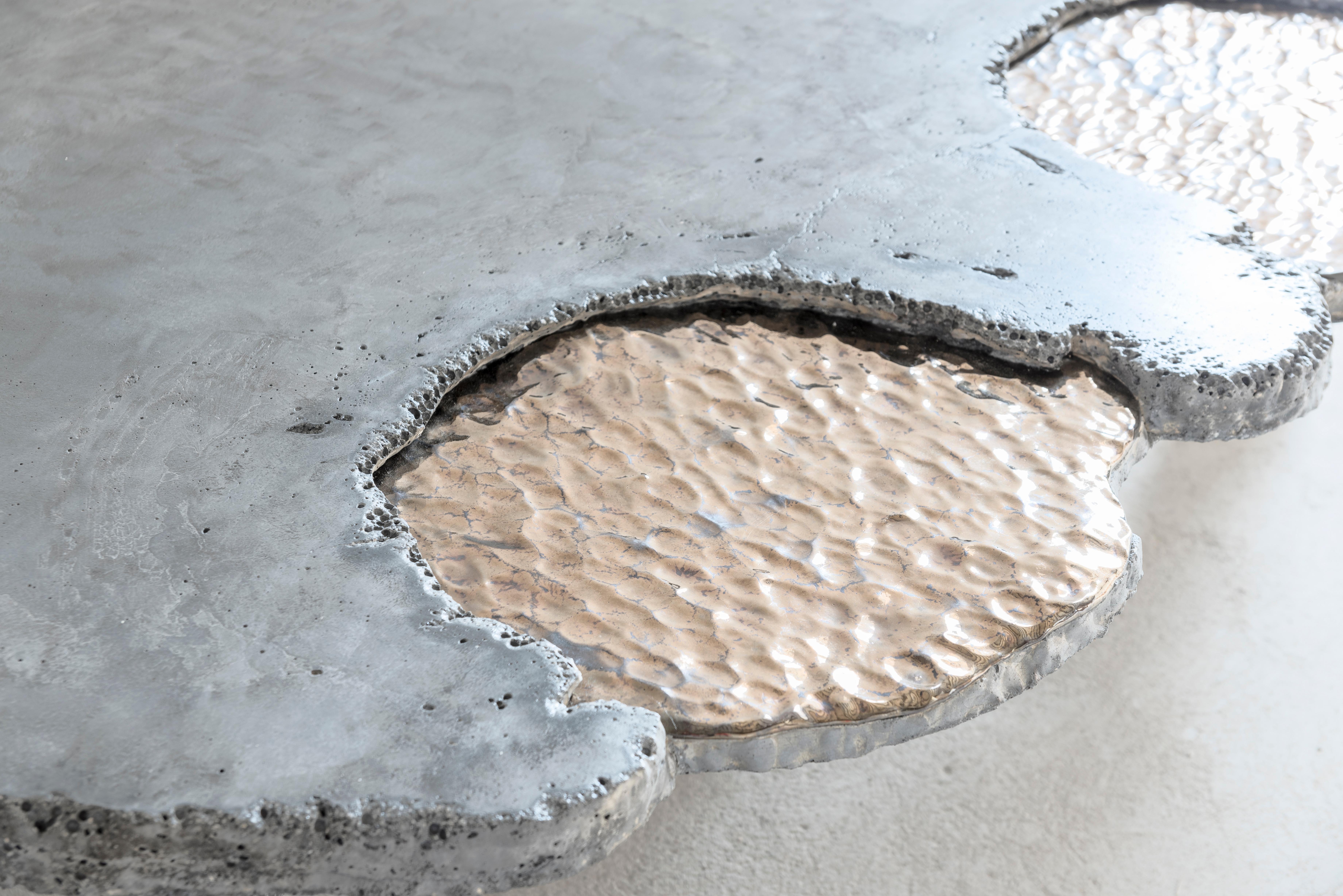 Rodrigo Pinto

Coffee table
From the series “Tierras Hipnóticas” (Hypnopompic lands)
Manufactured by Rodrigo Pinto
Santiago de Chile, 2020
Produced in exclusive for Side Gallery
Concrete consisting of marble grains, stone carbonates, copper