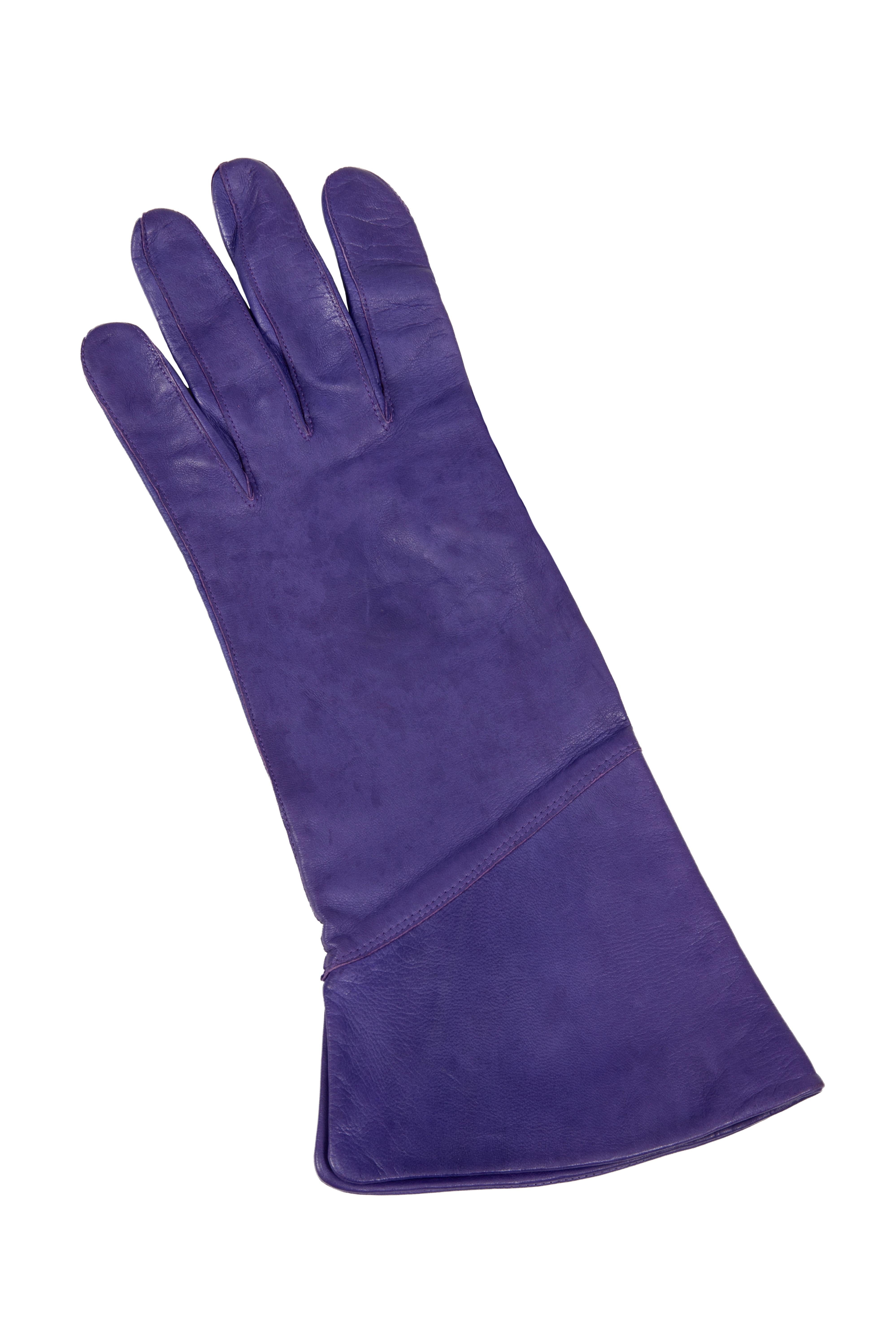 Roeckl Munich Purple Nappa Leather Gauntlet-Style Gloves with Flared Cuffs For Sale 1
