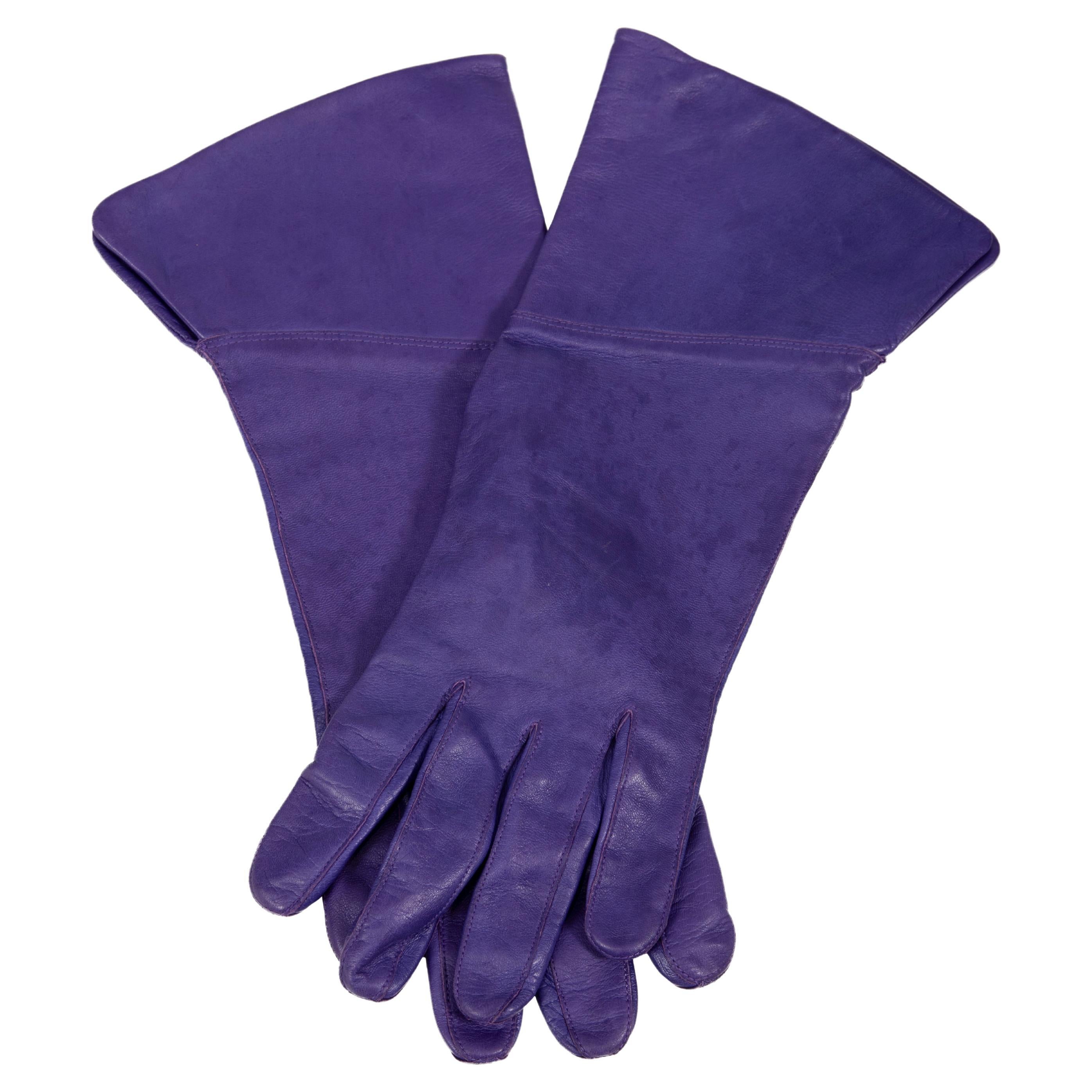 Roeckl Munich Purple Nappa Leather Gauntlet-Style Gloves with Flared Cuffs For Sale