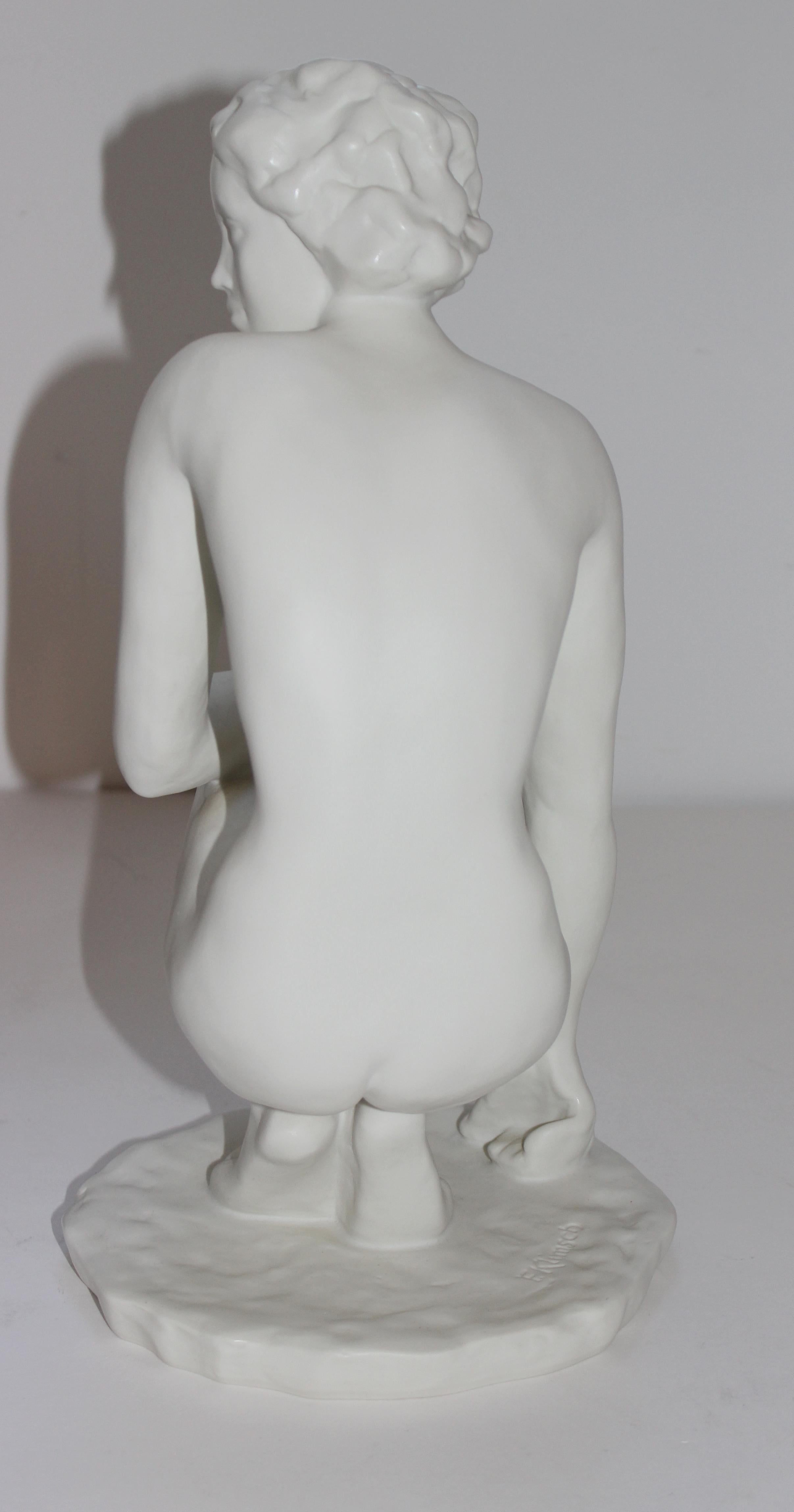 Roenthal-Figur einer weiblichen Aktfigur „Die Hockende“ im Angebot 1